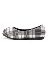 Girls Pumps