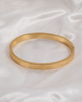 Eminent Women's Bracelet - Golden, Women Bangles & Bracelets, Eminent, Chase Value