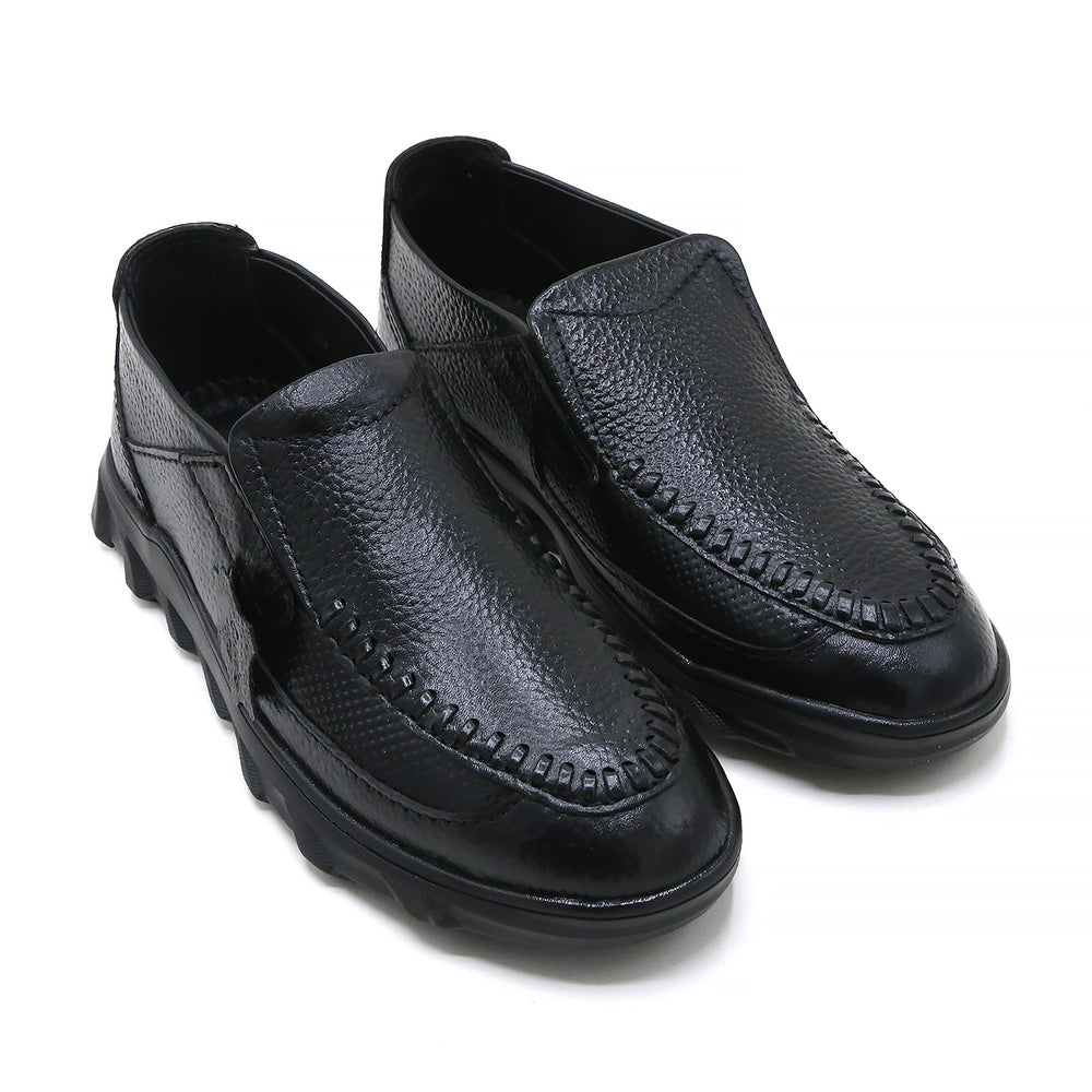 Eminent Black Casual Loafers for Men – Textured Faux Leather, Men's Casual Shoes, Eminent, Chase Value