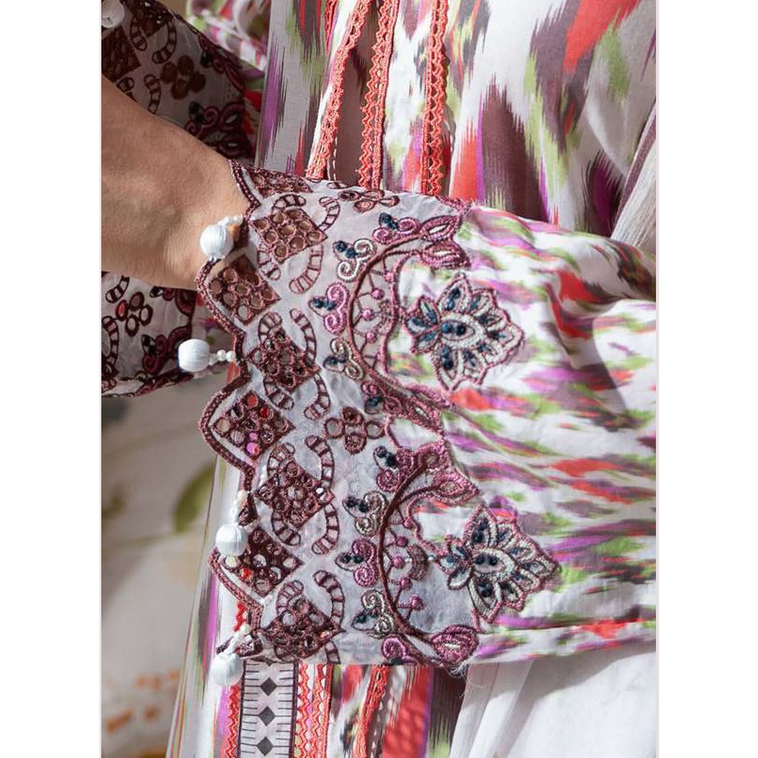 Sunshine Bloom By Al Zohaib Print Kari Lawn Unstitched 3 pcs Suit - 2, Women, 3Pcs Shalwar Suit, Al-Zohaib Textiles, Chase Value