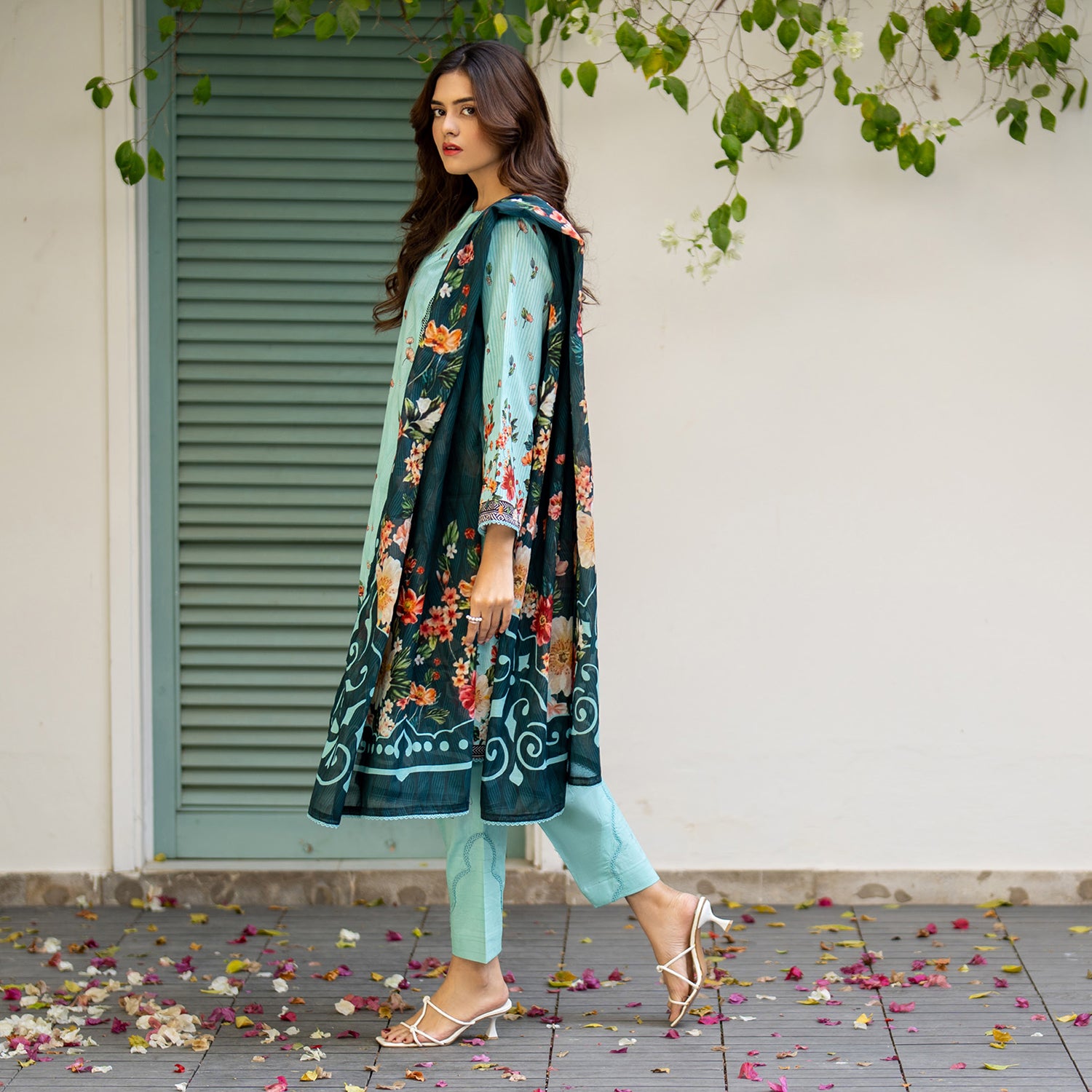 Salina Unstitched Lawn Digital Printed 3 Pcs Suit - 2, Women, 3Pcs Shalwar Suit, Regalia Textiles, Chase Value