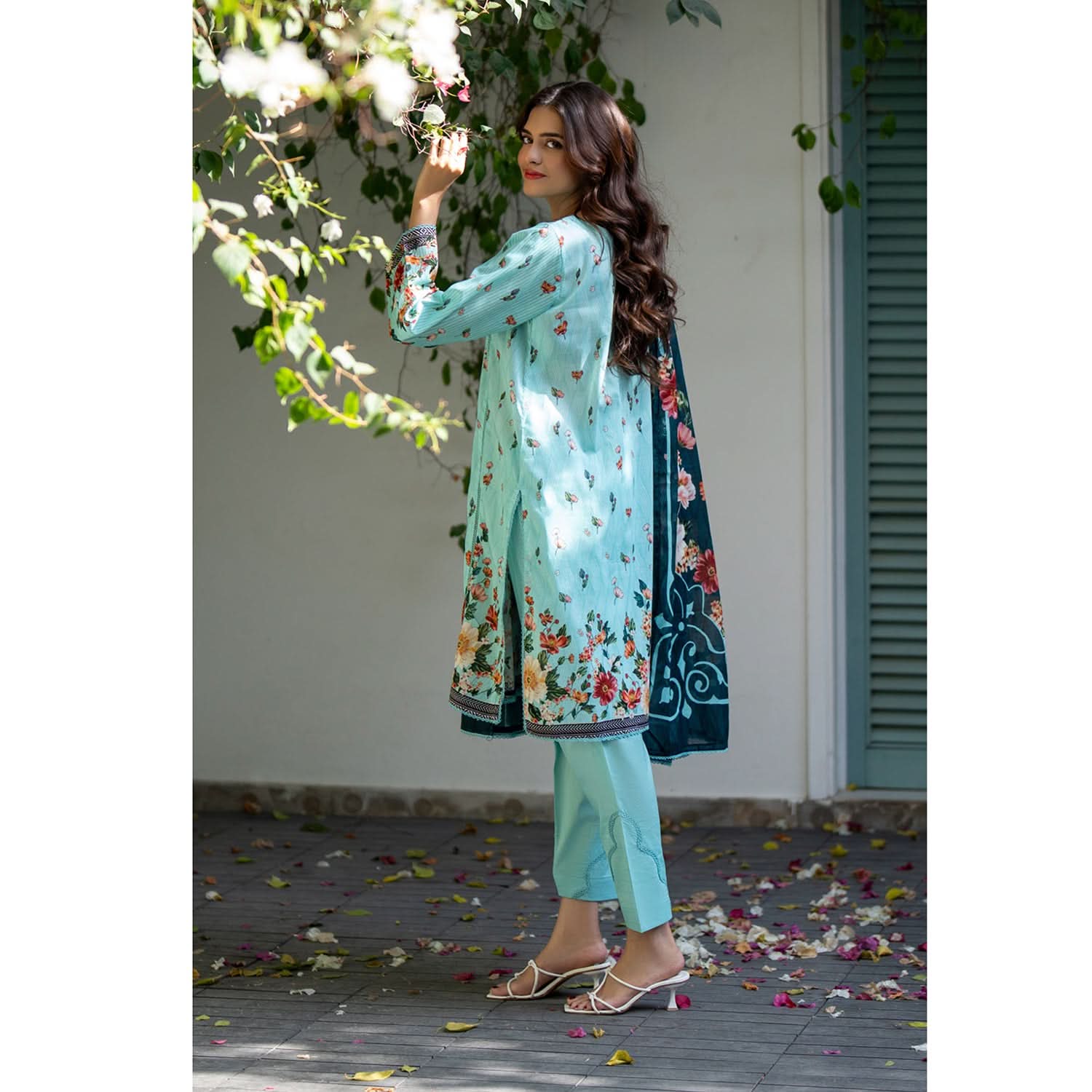 Salina Lawn By Regalia Textile Printed Unstitched 3 Pcs Suit - 2, Women, 3Pcs Shalwar Suit, Regalia Textiles, Chase Value