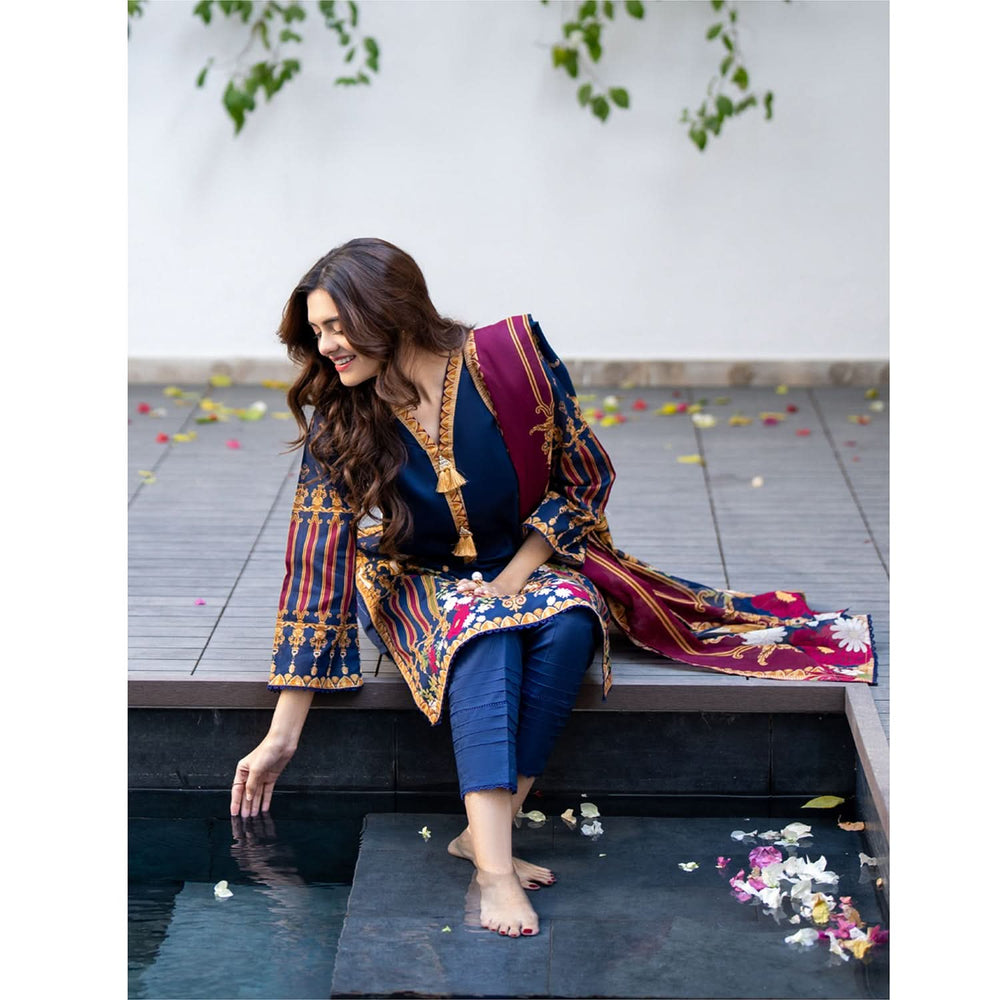 Salina Lawn By Regalia Textile Printed Unstitched 3 Pcs Suit - 5, Women, 3Pcs Shalwar Suit, Regalia Textiles, Chase Value