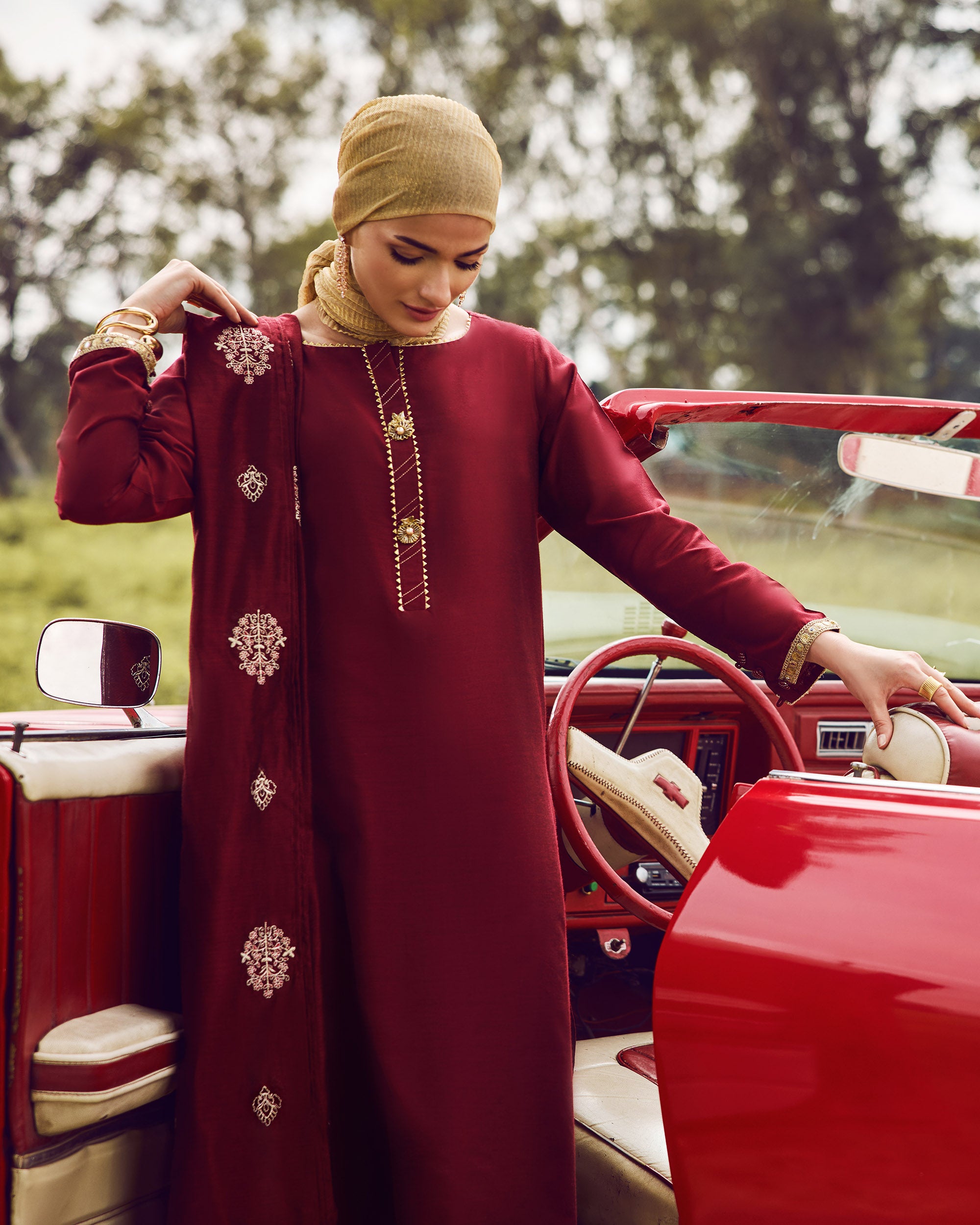 Eminent Women’s Luxury Fancy 3Pcs Suit