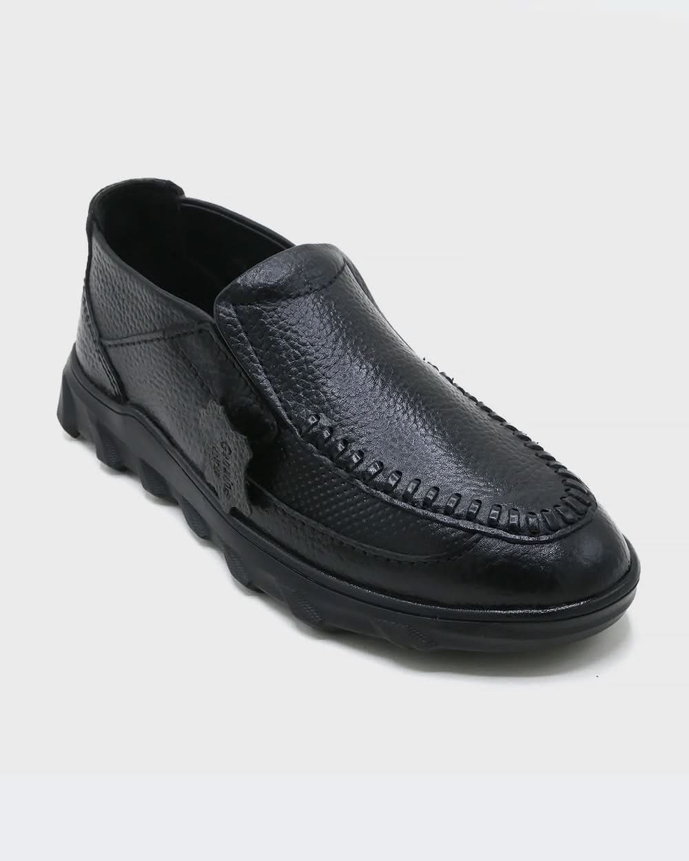 Eminent Black Casual Loafers for Men – Textured Faux Leather, Men's Casual Shoes, Eminent, Chase Value