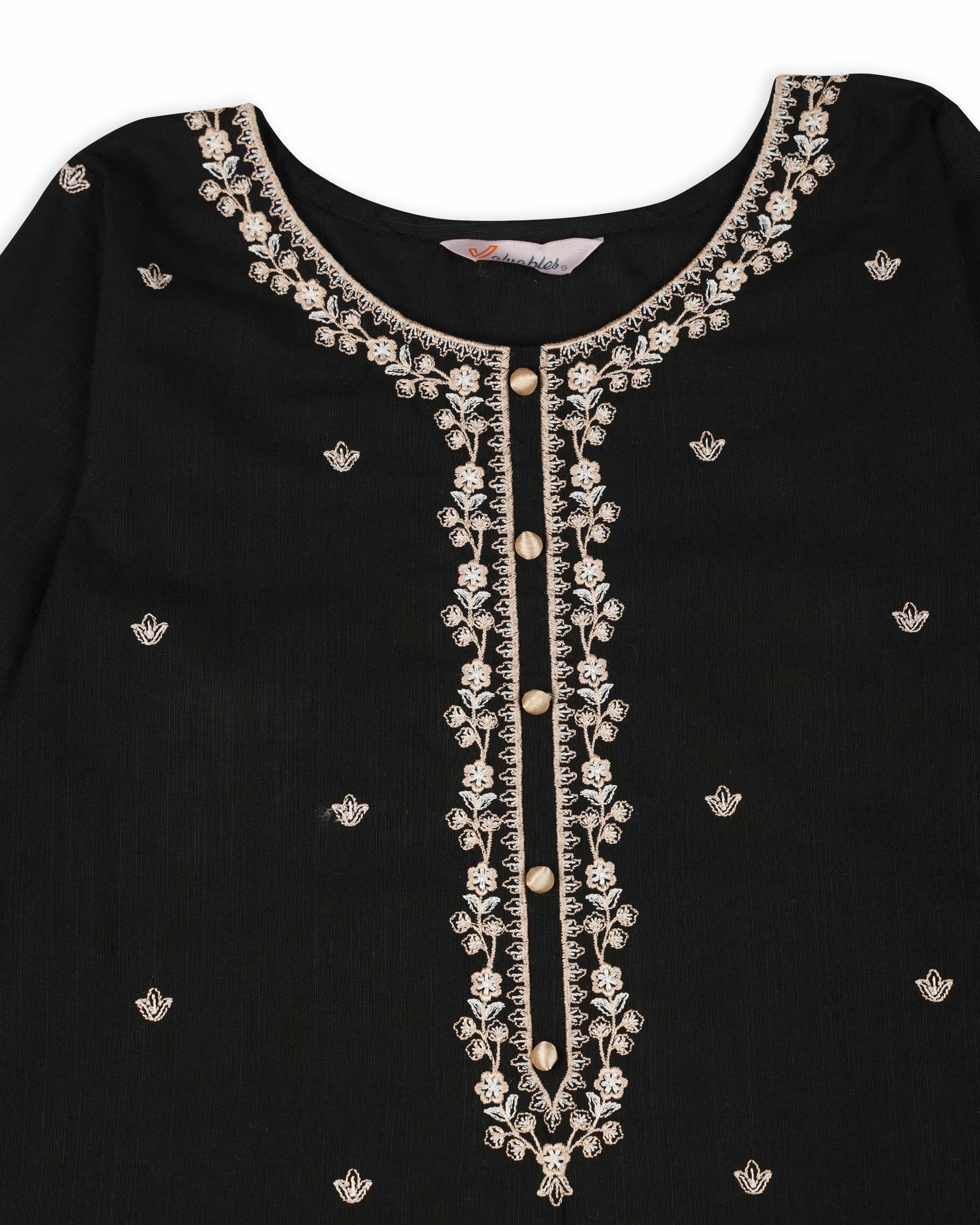 Women's Khaddar Embroidered Suit - 2 Pc