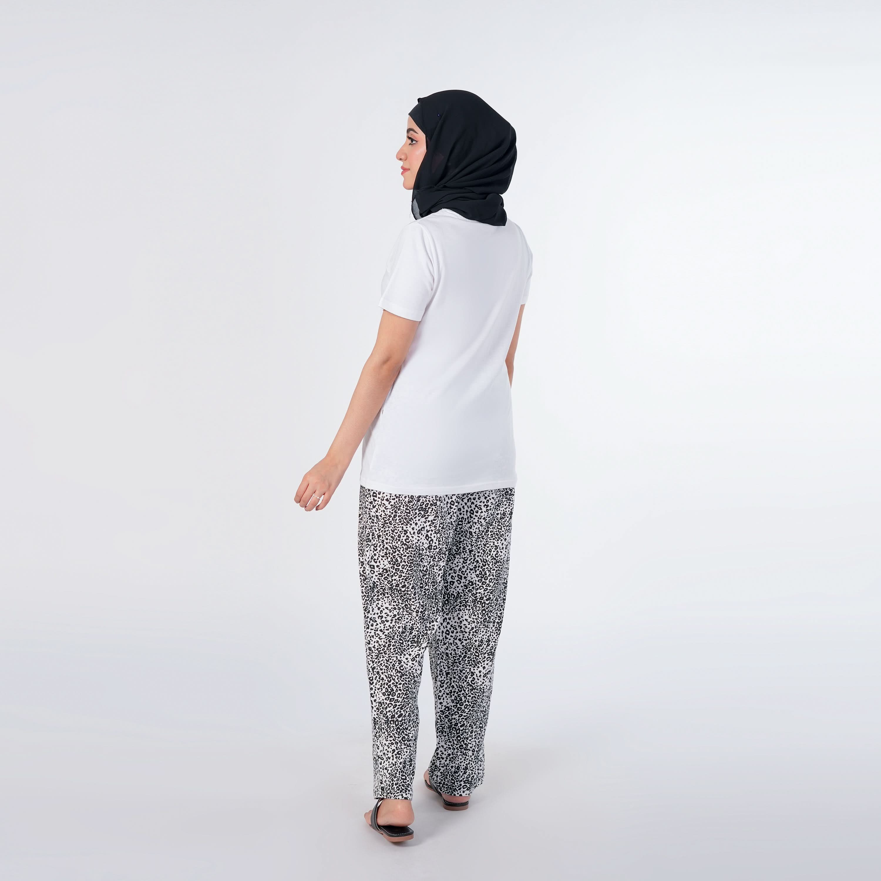 Women's Half Sleeves Knitted Night Suit - White & Black, Women Night Suit, Chase Value, Chase Value