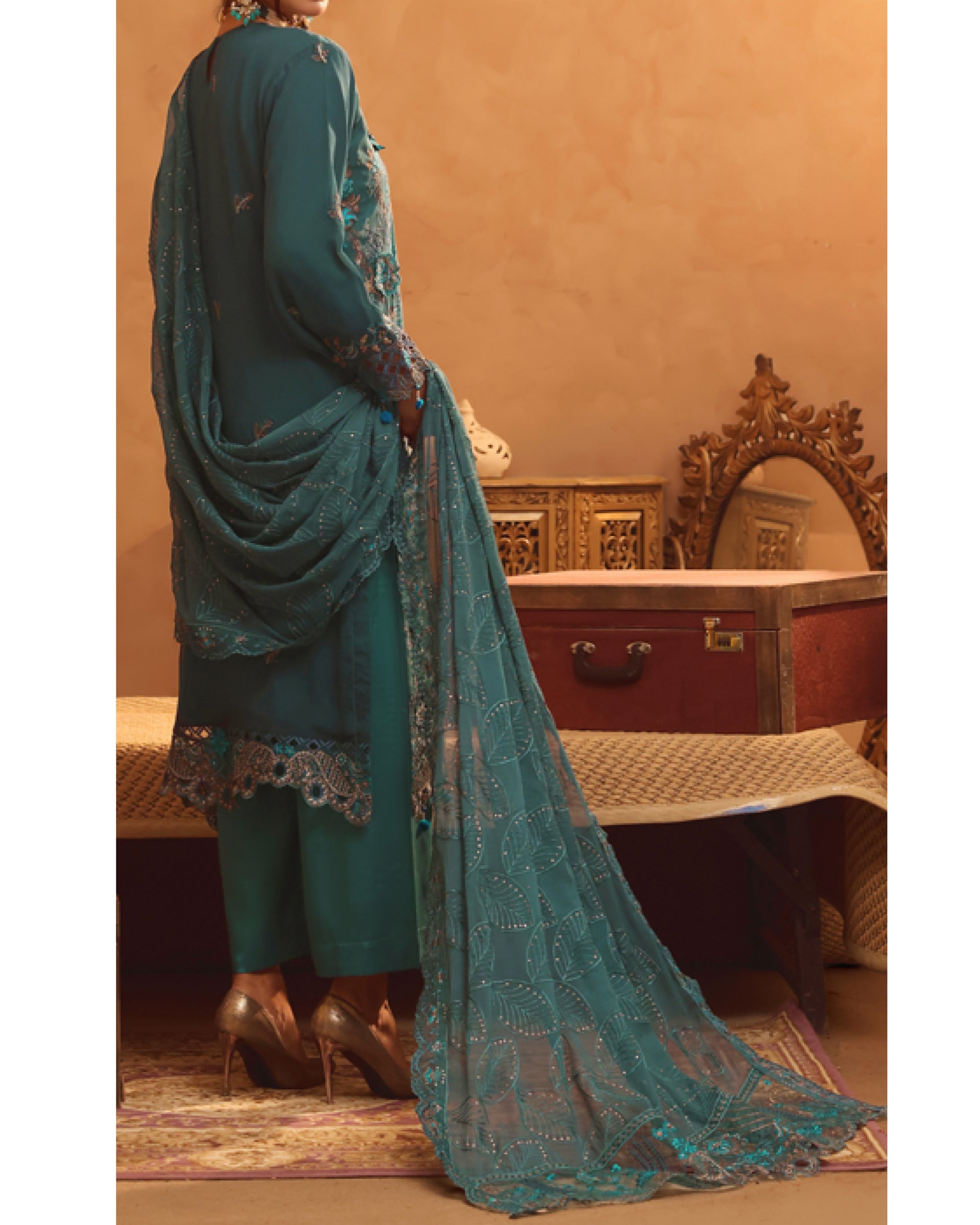Zarineh Aina Chiffon Luxury Embroidered Suit - 3 Pc