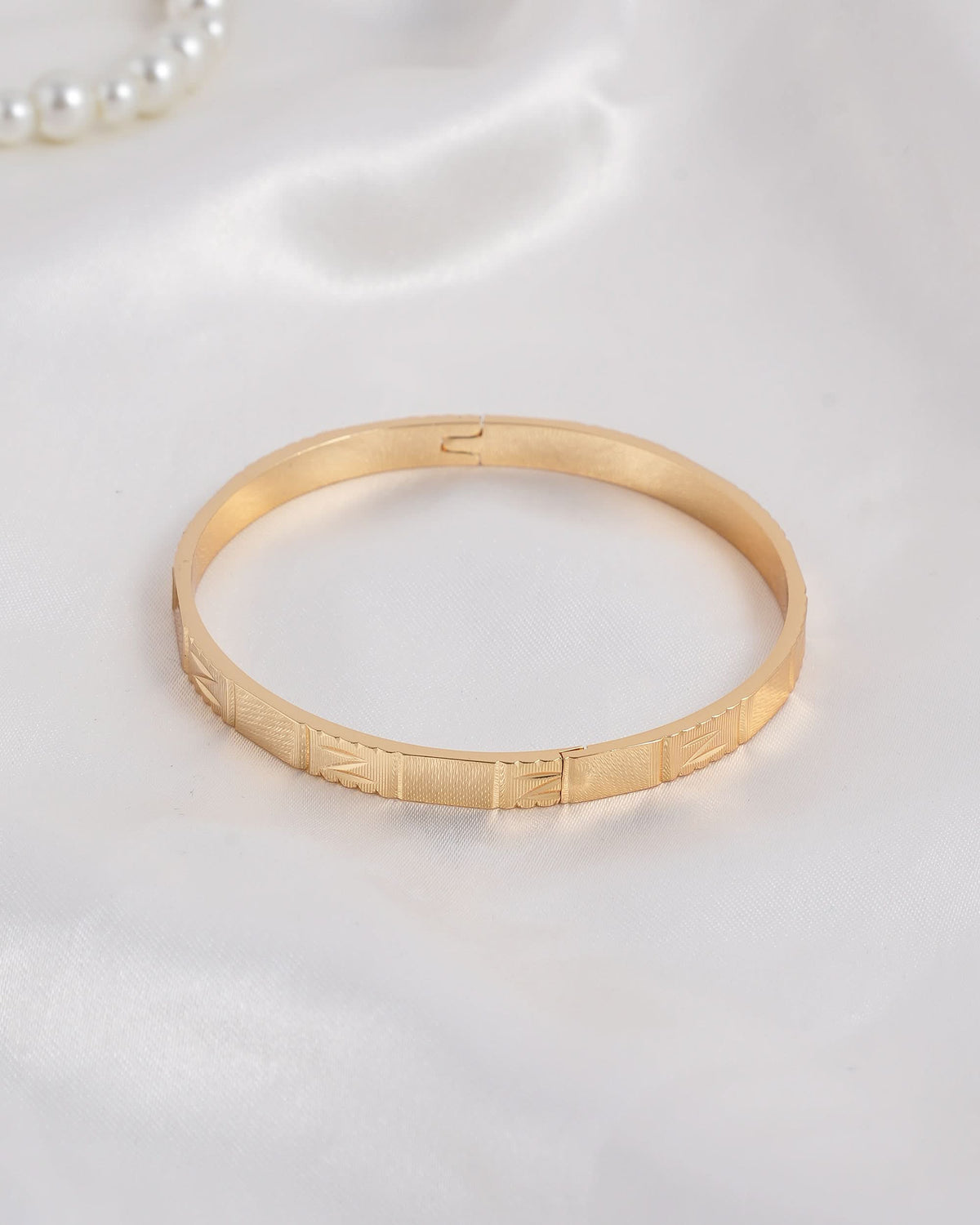 Eminent Women's Kara - Golden, Women Bangles & Bracelets, Eminent, Chase Value