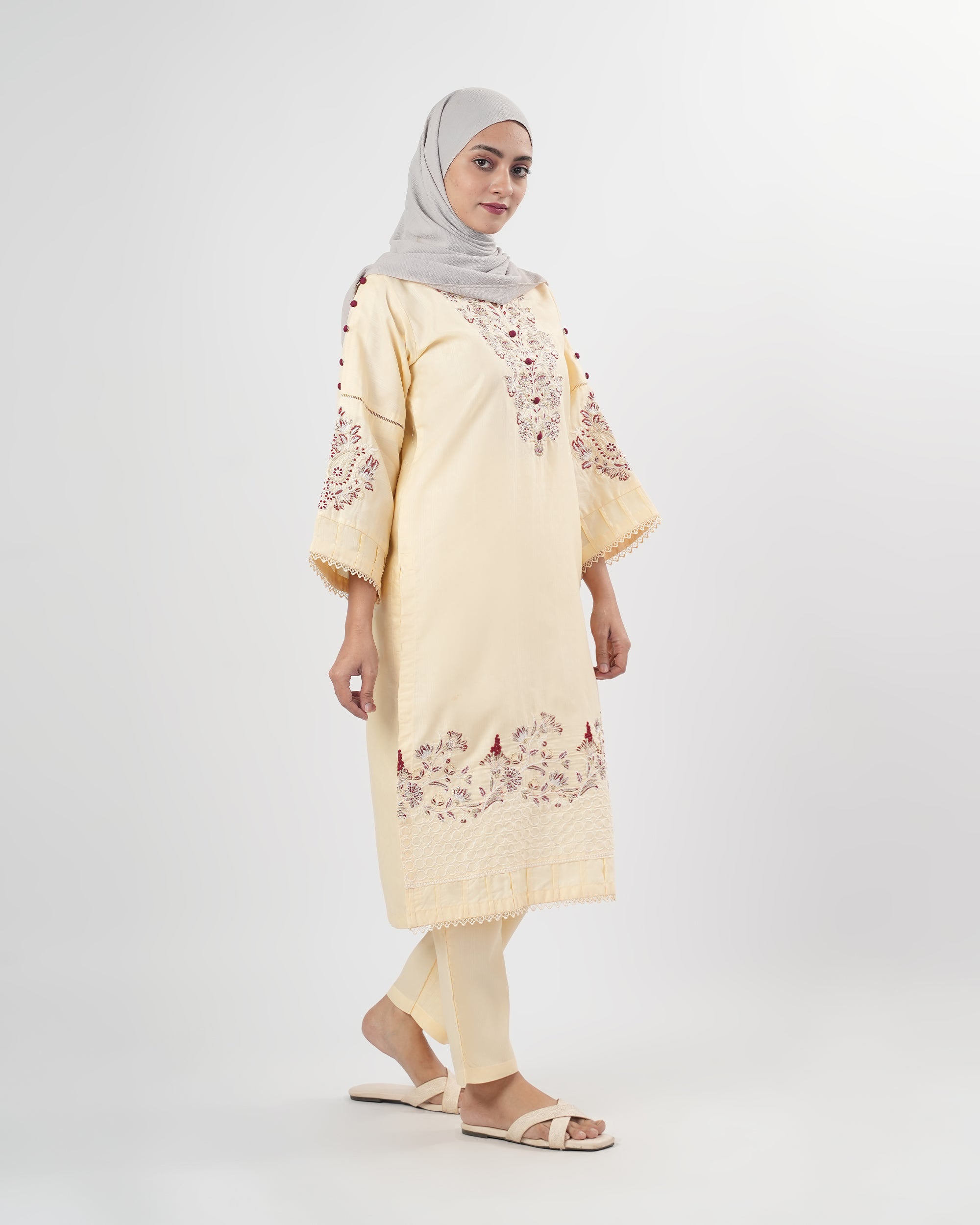 Valuables Women Embroidered 2PCS Suit
