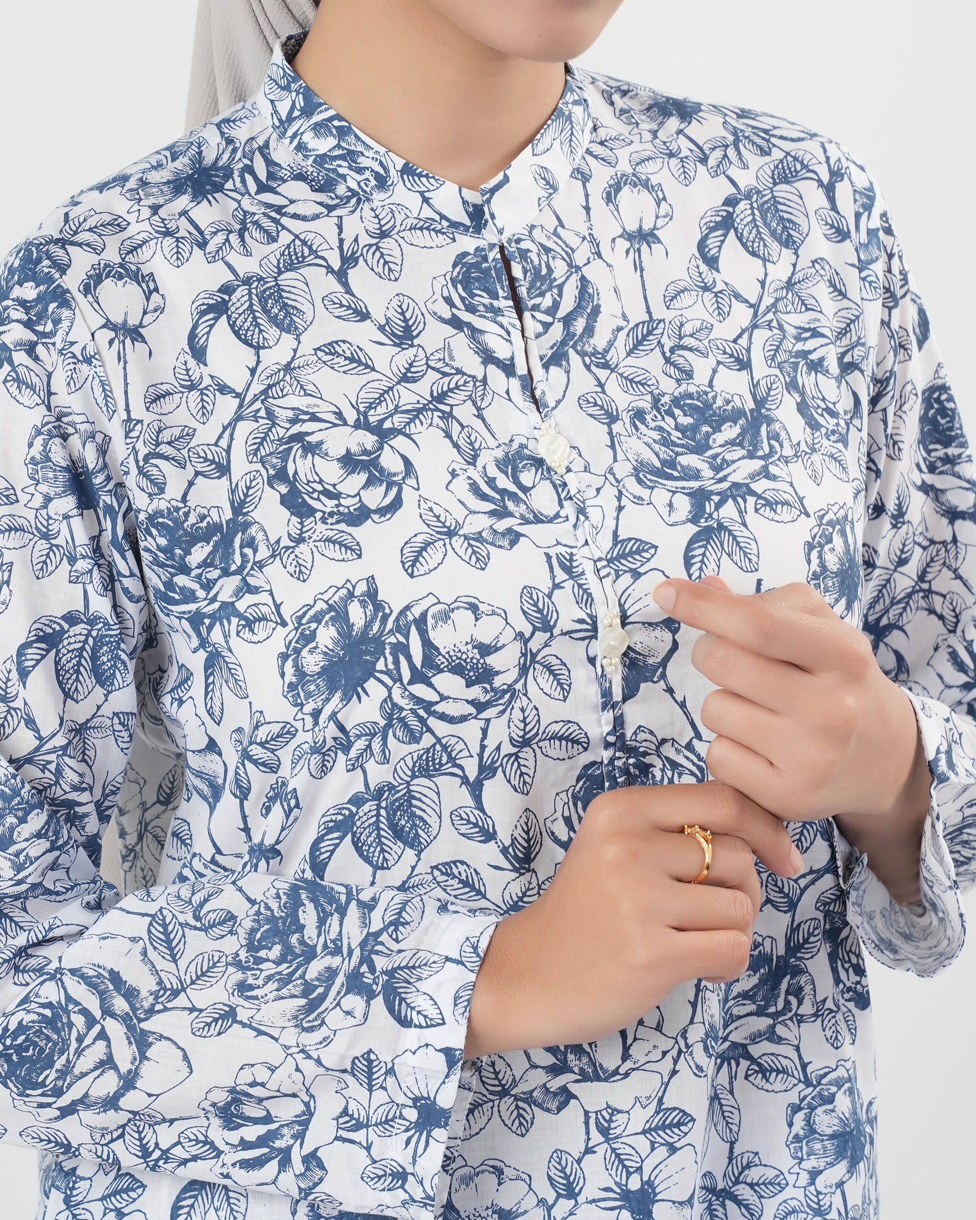 Valuables Women's Printed Lawn 2 Pc Suit
