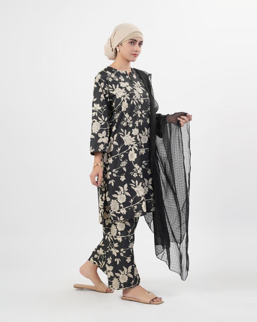 Valuables Women’s Printed 3-Pcs Suit, Women Shalwar Suits, Valuables, Chase Value