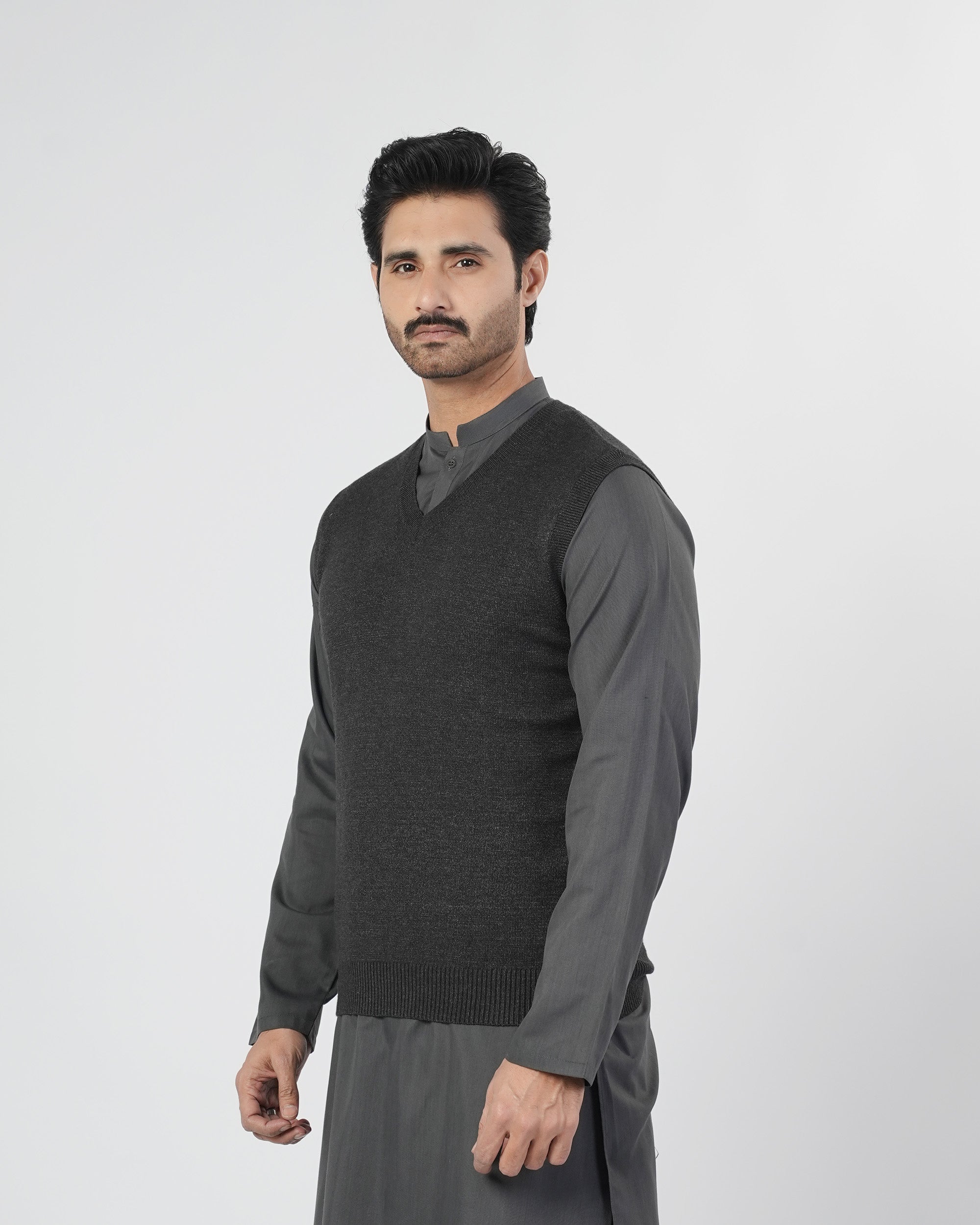 Eminent Men's Sleeveless Sweater