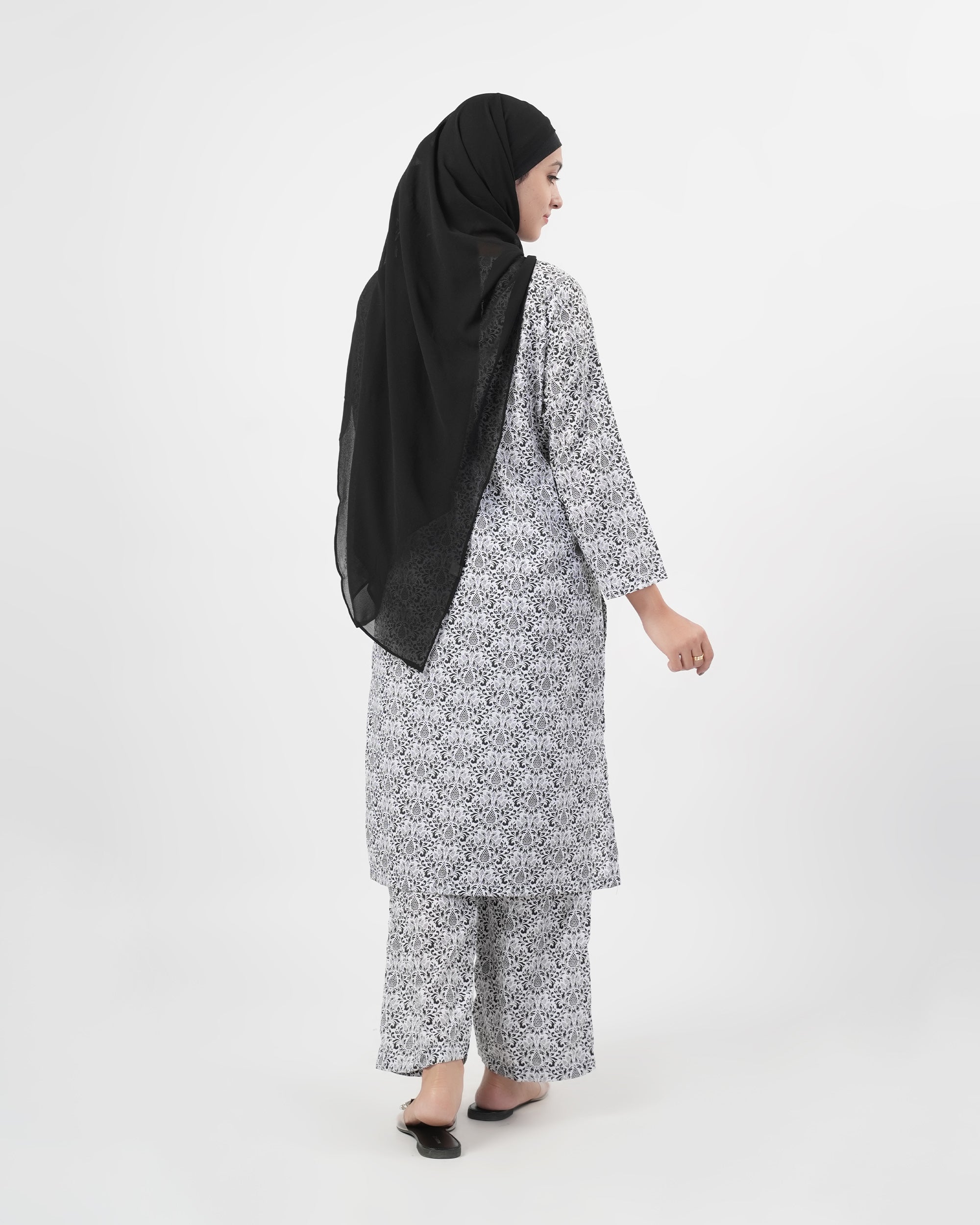 Valuables Women’s Printed 2 Pcs Suit, Women Shalwar Suits, Valuables, Chase Value