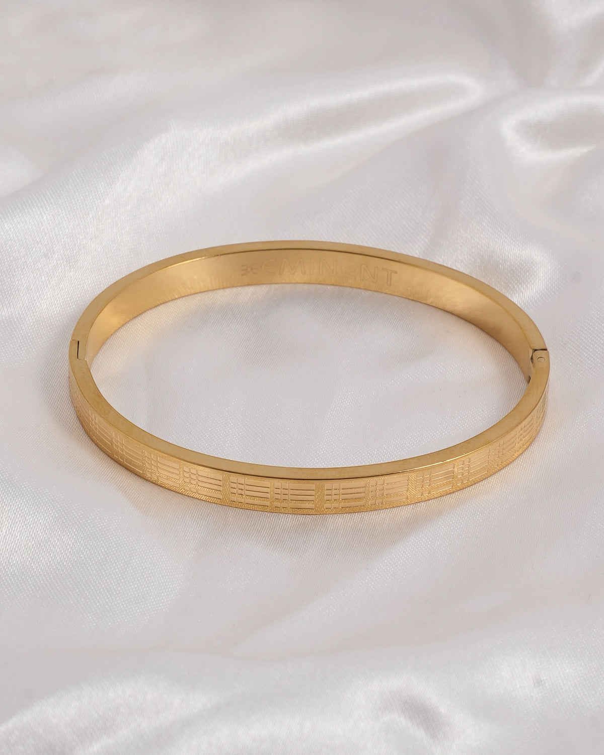 Eminent Women's Bracelet - Golden, Women Bangles & Bracelets, Eminent, Chase Value