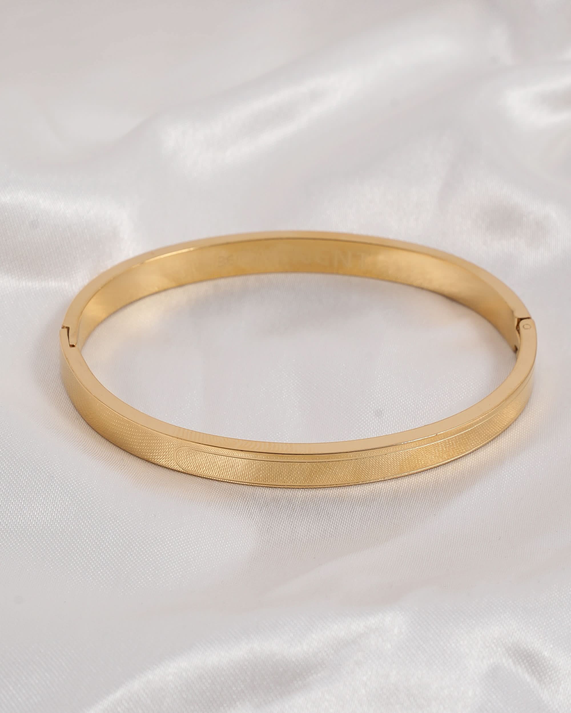 Eminent Women's Bracelet - Golden, Women Bangles & Bracelets, Eminent, Chase Value