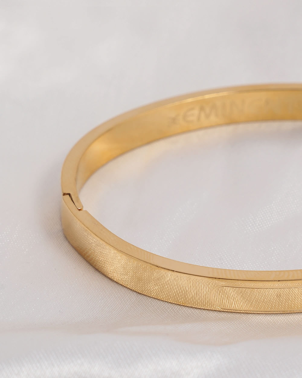 Eminent Women's Bracelet - Golden, Women Bangles & Bracelets, Eminent, Chase Value