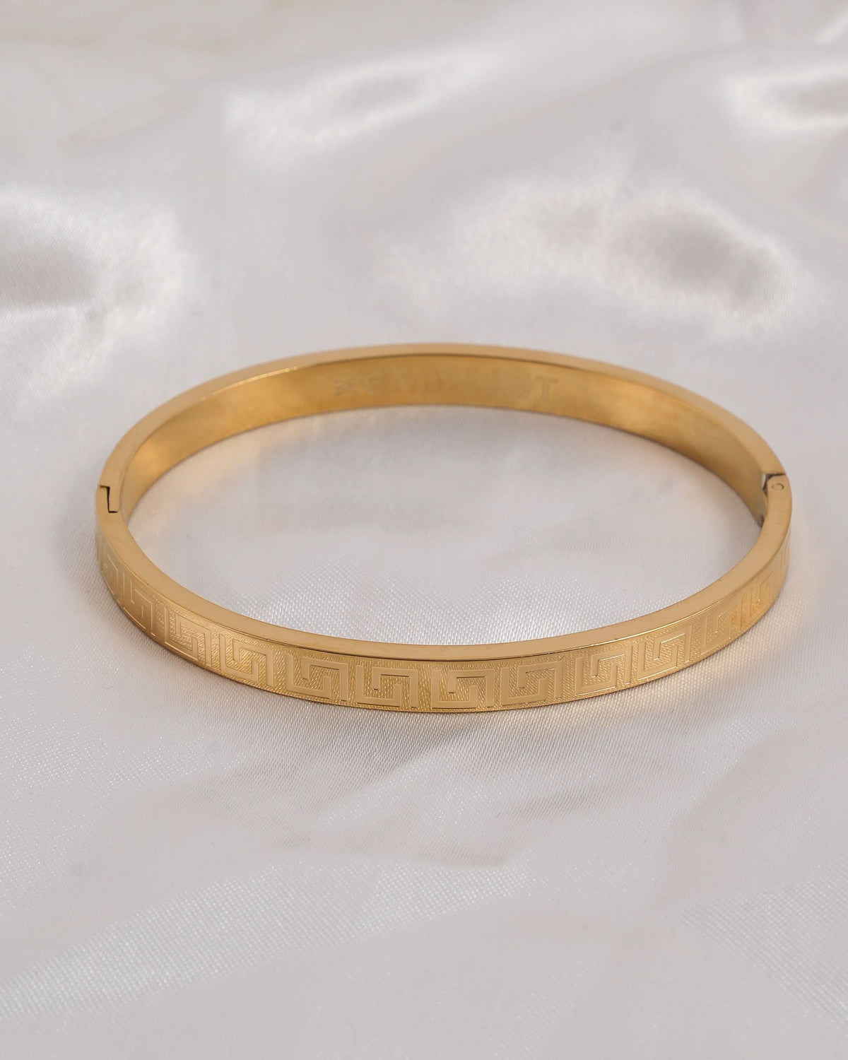 Eminent Women's Bracelet - Golden, Women Bangles & Bracelets, Eminent, Chase Value