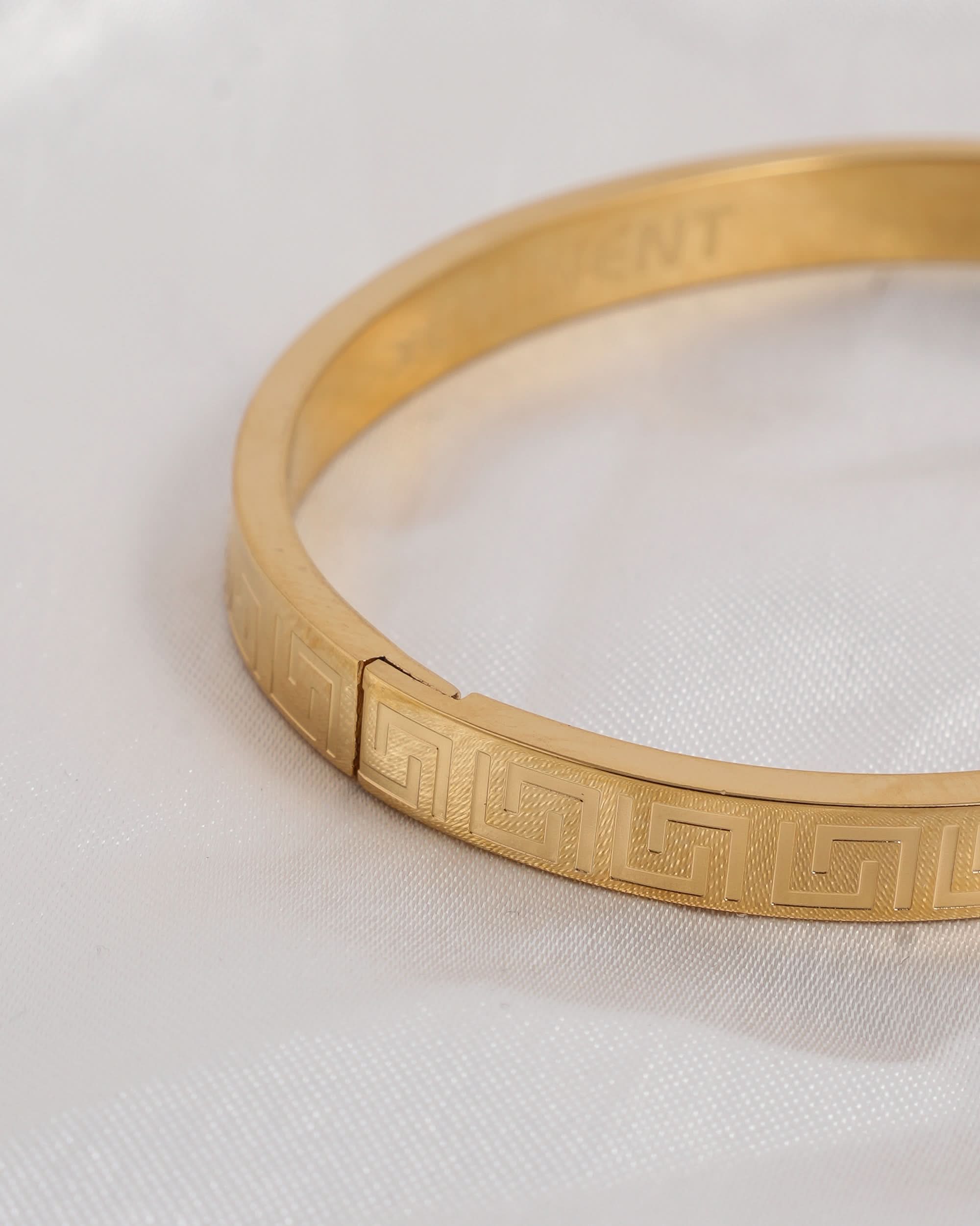 Eminent Women's Bracelet - Golden, Women Bangles & Bracelets, Eminent, Chase Value