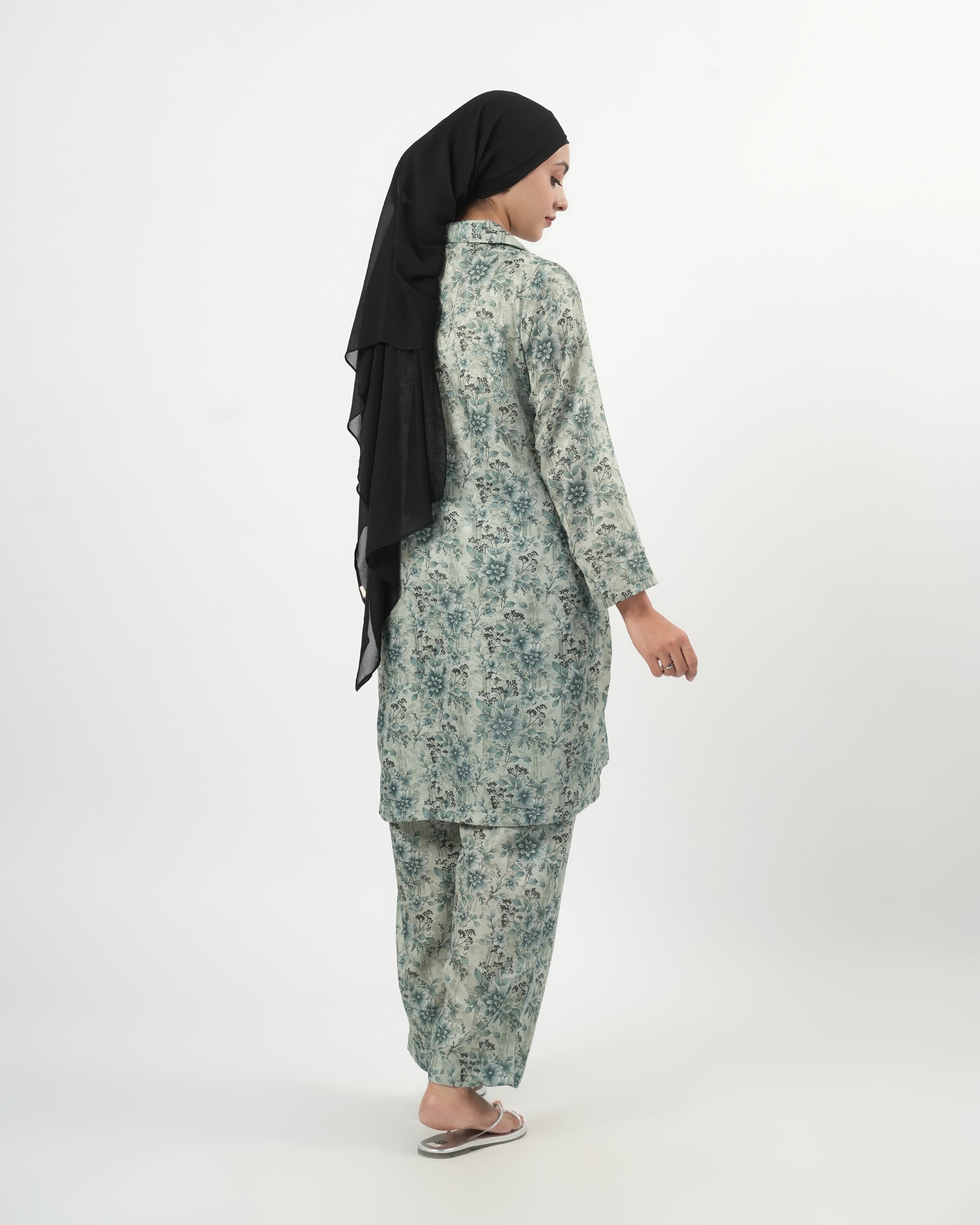Valuables Women's Printed Jacquard 2Pc Suit