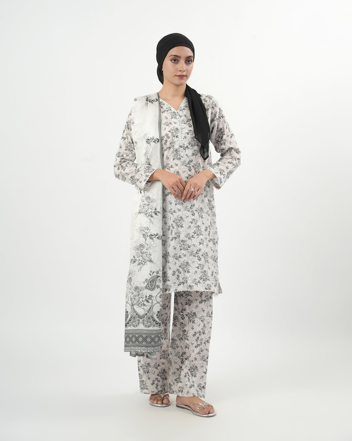 Valuables Women’s Printed Lawn 3 Pcs Suit