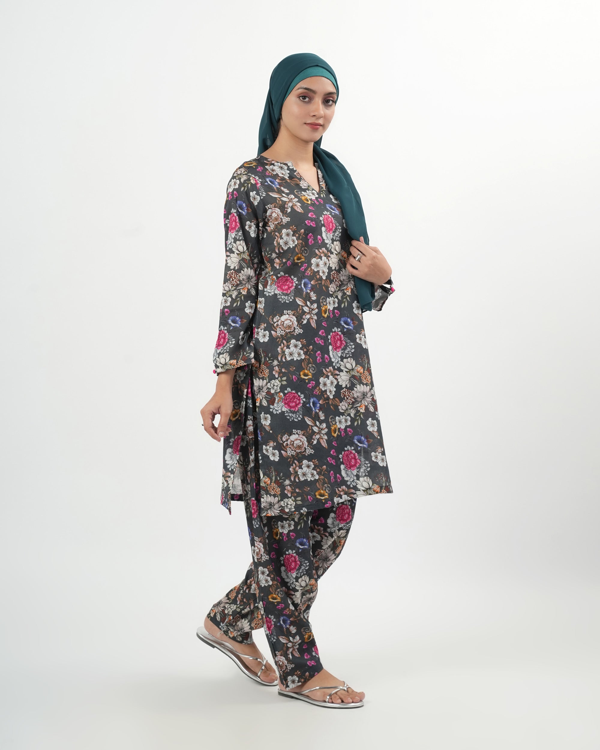 Valuables Women’s Printed Lawn 2 Pcs Suit