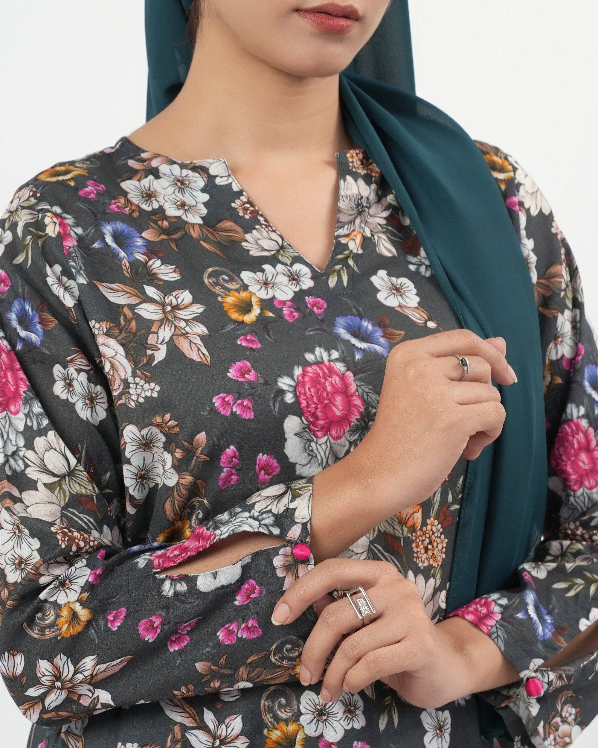 Valuables Women’s Printed Lawn 2 Pcs Suit