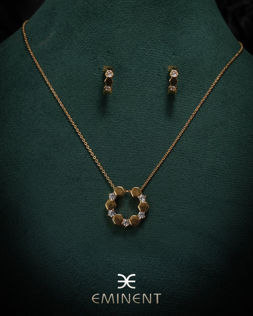 Eminent Women's Locket Set