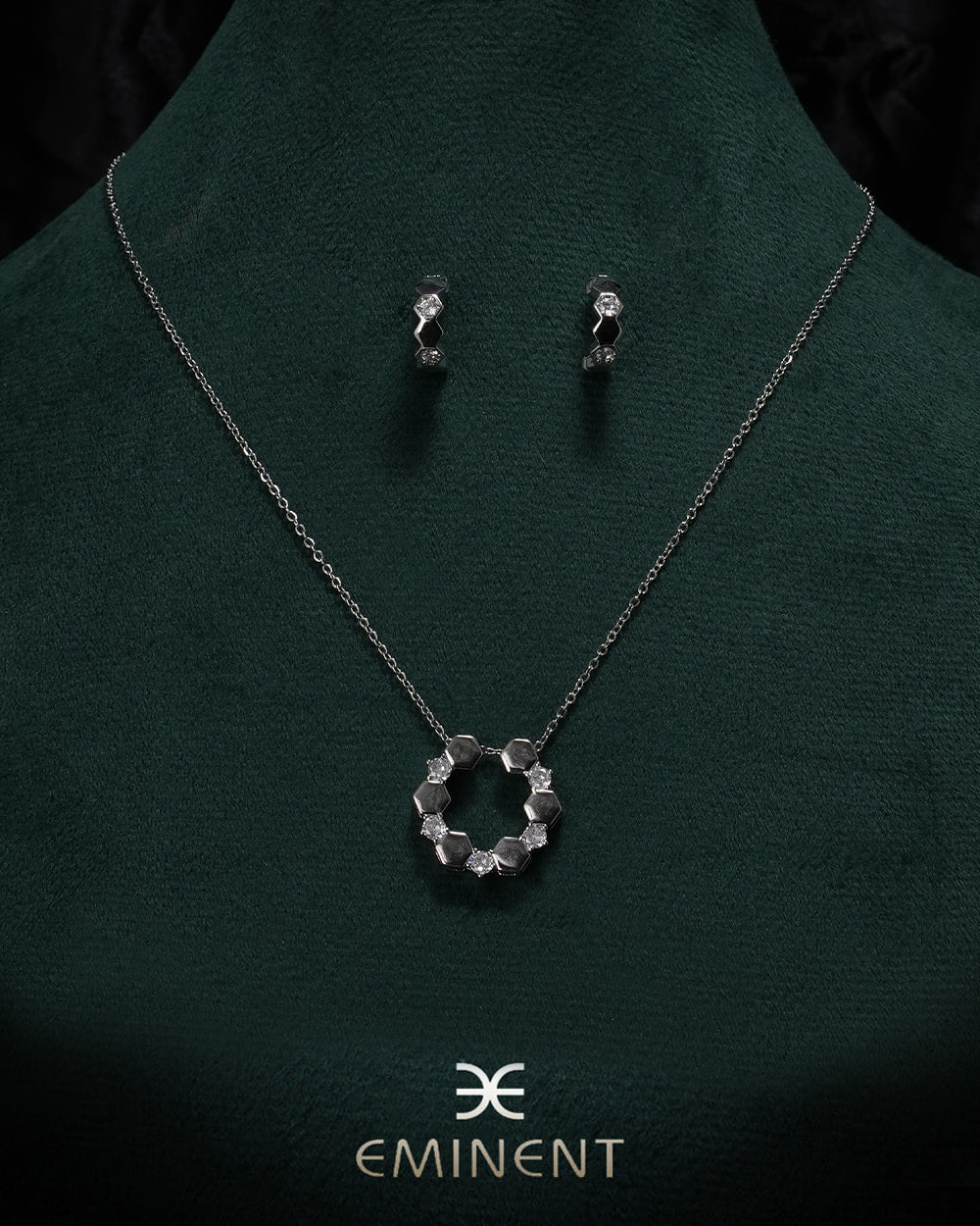 Eminent Women's Locket Set