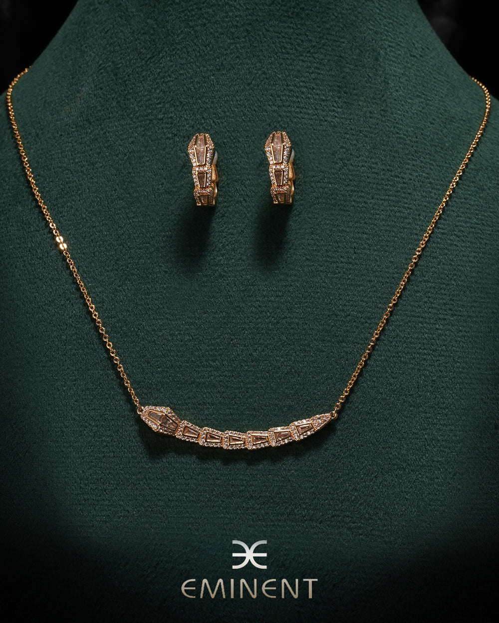 Eminent Women's Locket Set