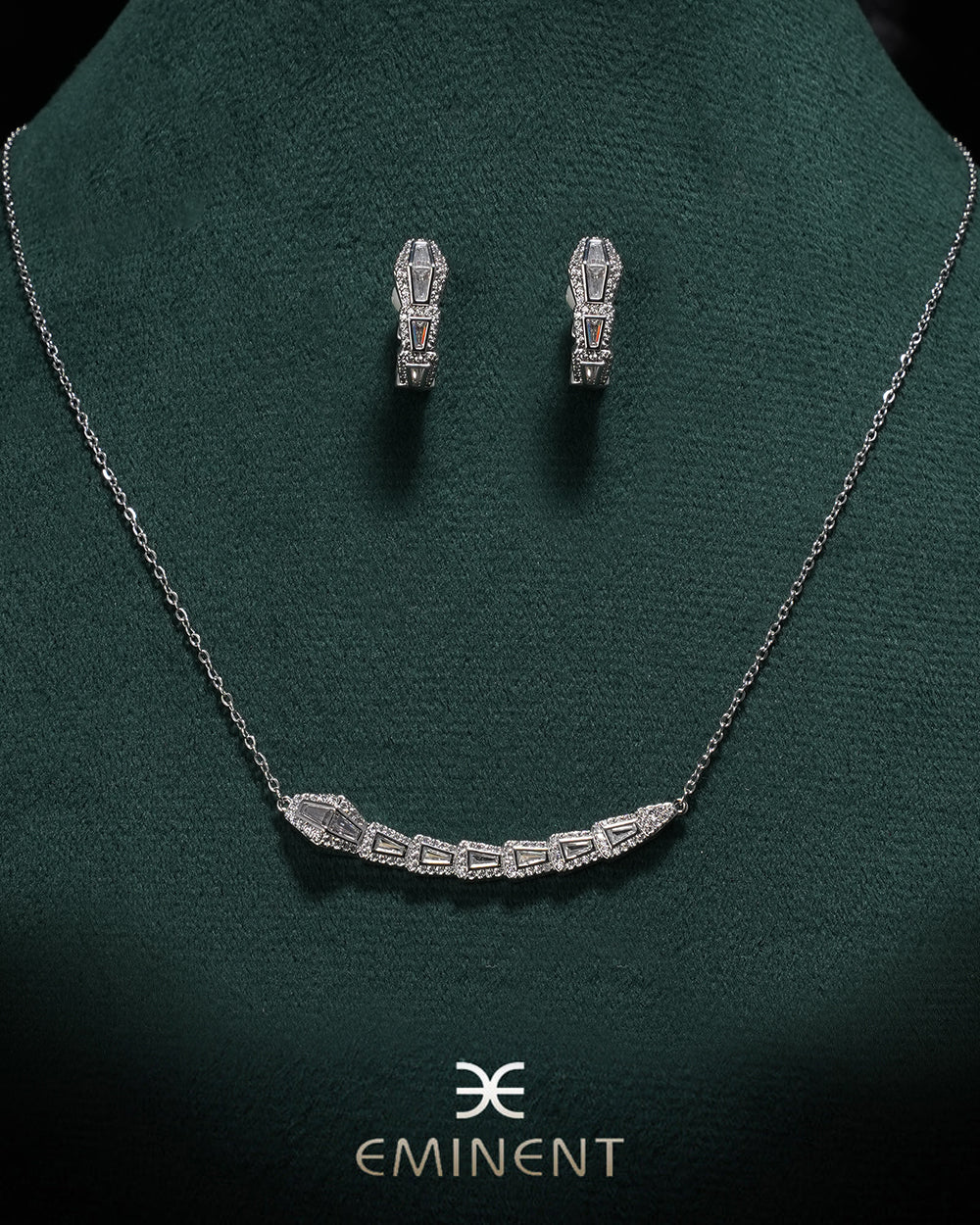 Eminent Women's Locket Set