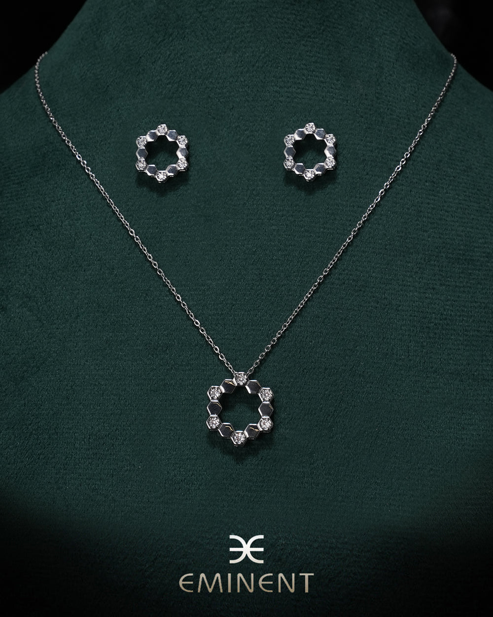 Eminent Women's Locket Set
