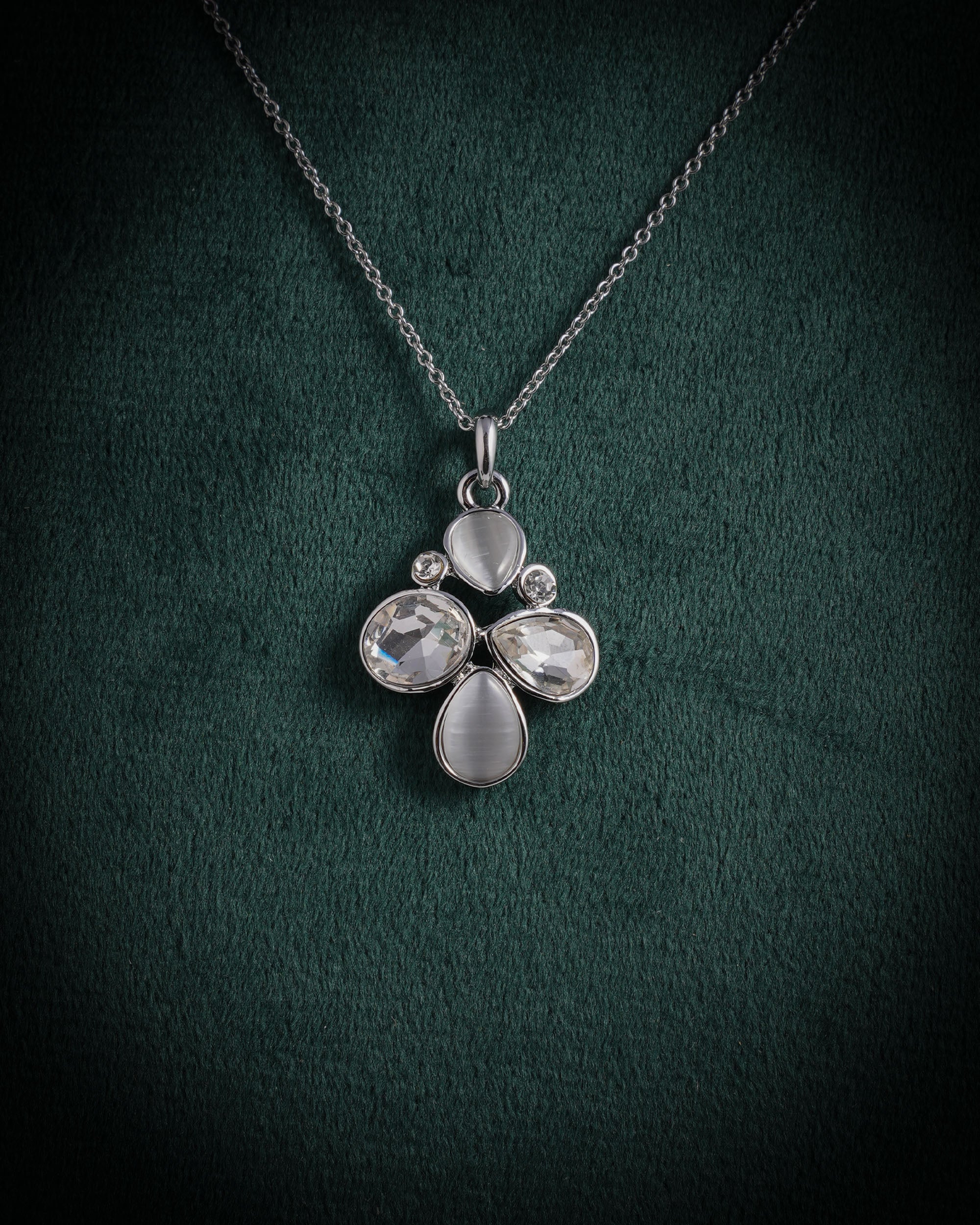 Eminent Women's Chain Locket Earing Set, Girls Jewellery Sets, Eminent, Chase Value