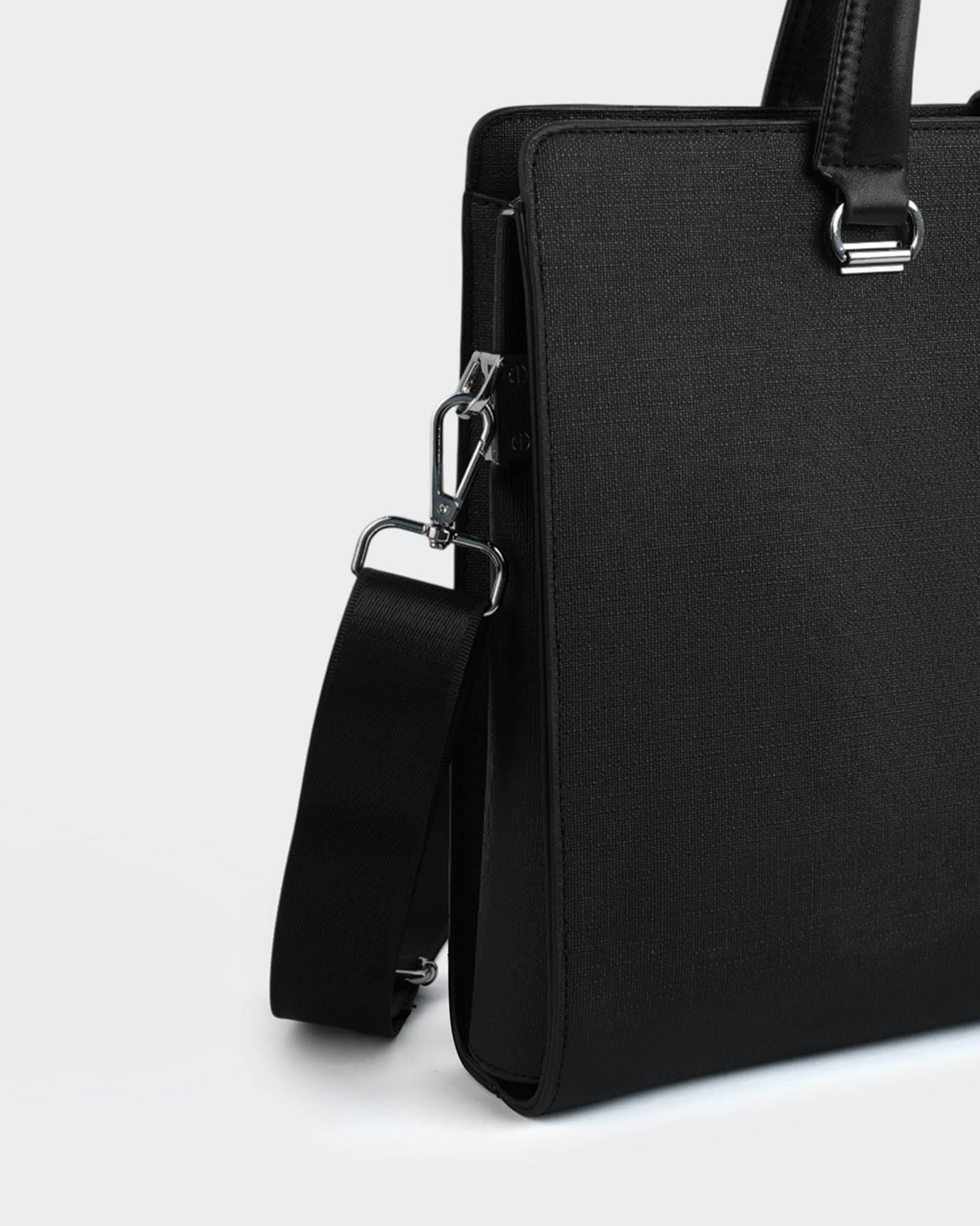 Eminent Leather Laptop Bag, Bags & Accessories, Eminent, Chase Value