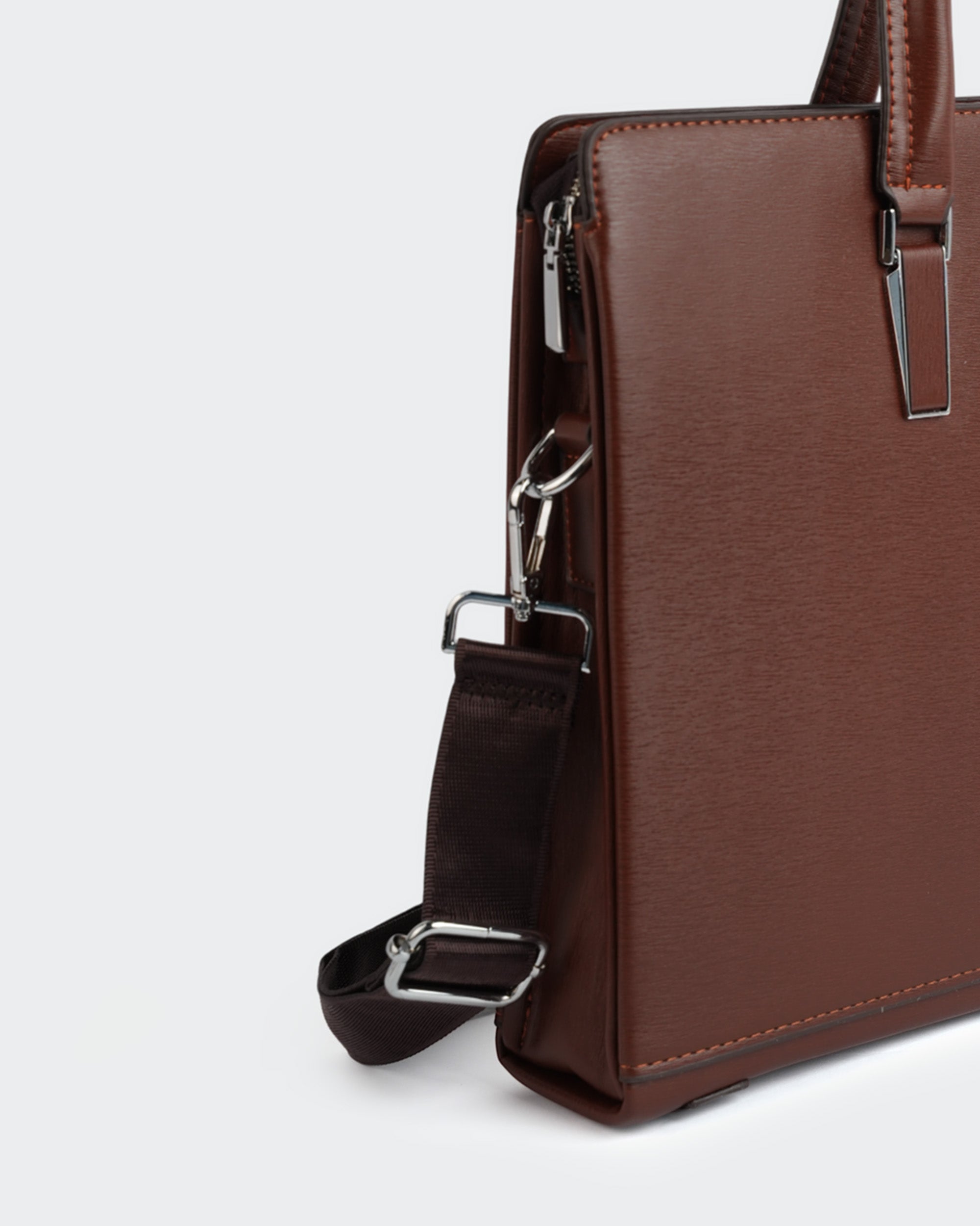 Eminent Leather Laptop Bag, Bags & Accessories, Eminent, Chase Value