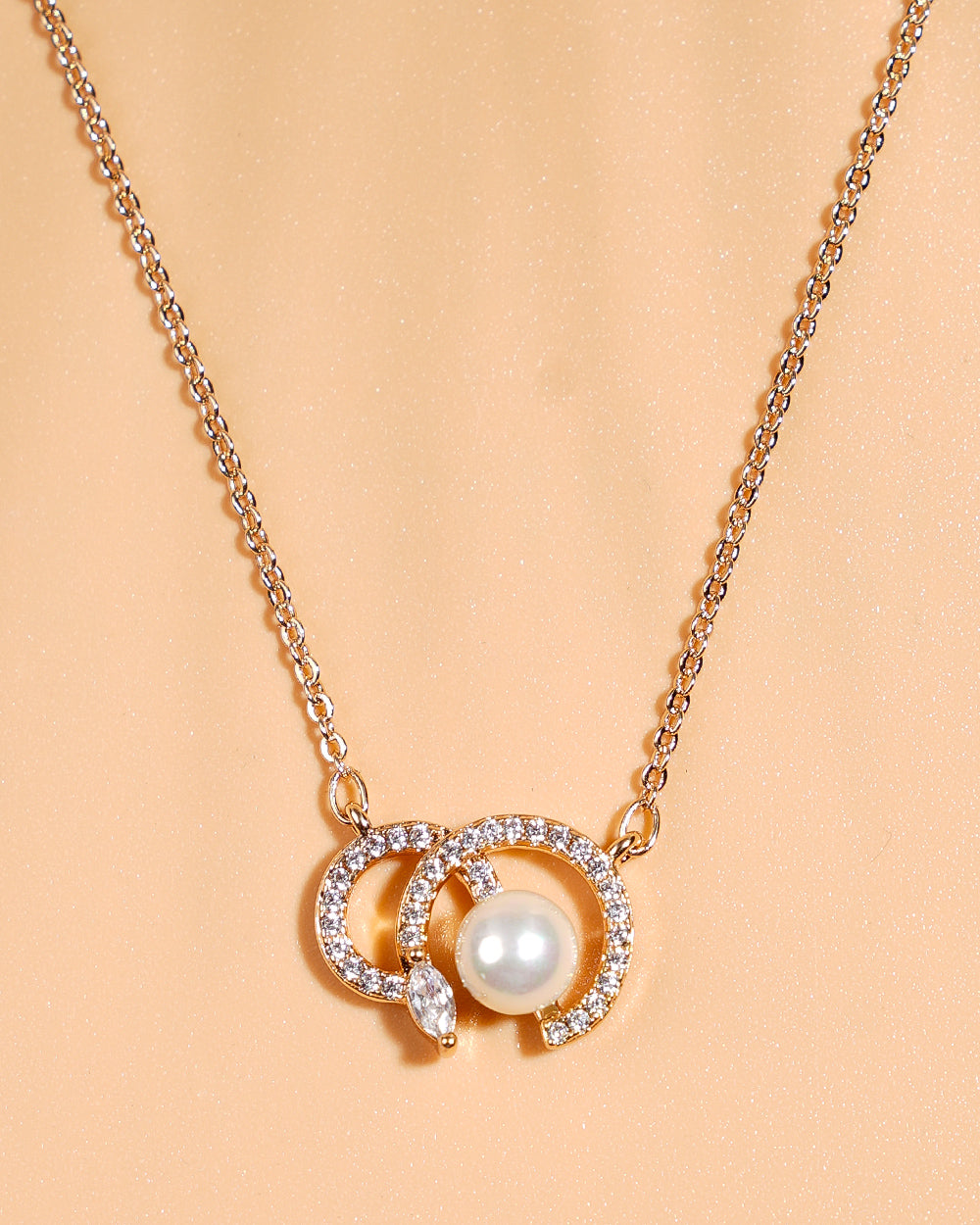 Eminent Women's Locket Set