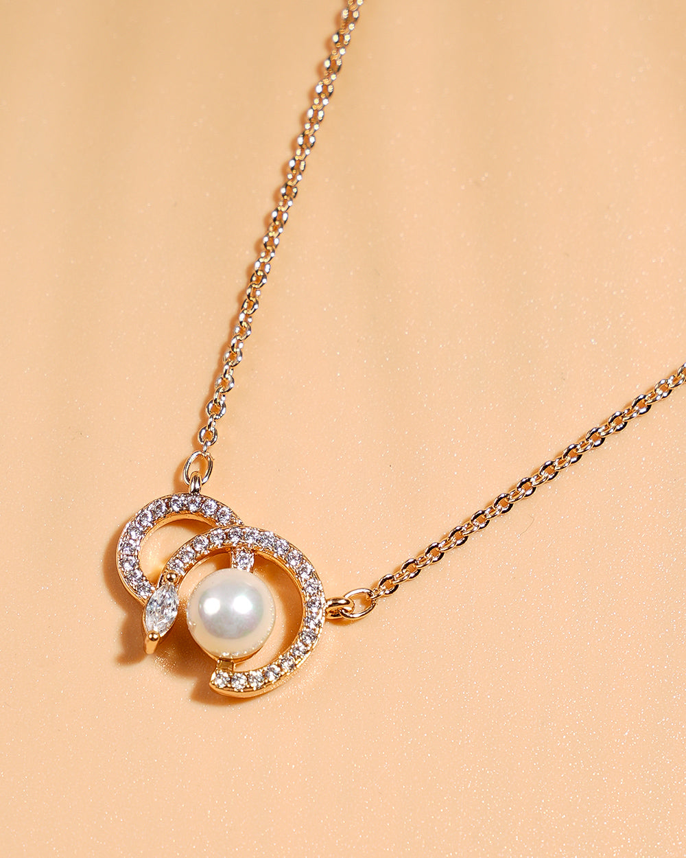 Eminent Women's Locket Set