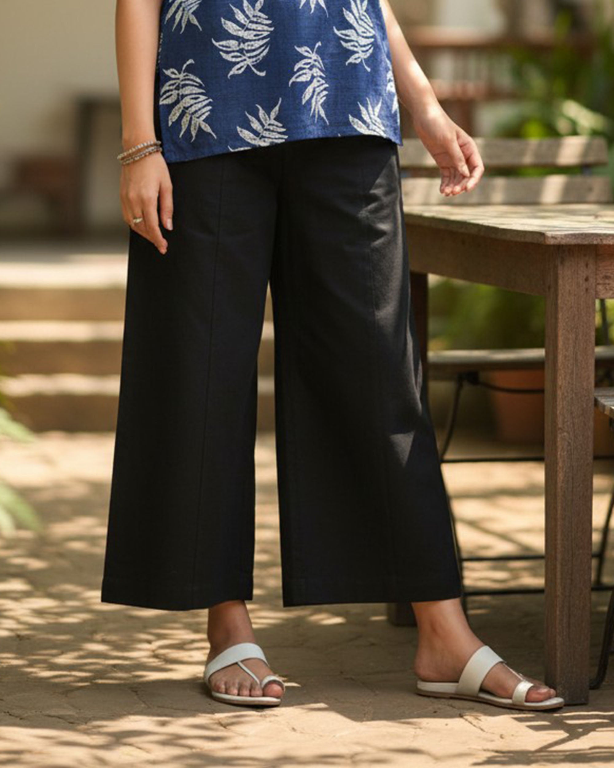 Eminent Women's High Rise Straight Fit Jeans - Black