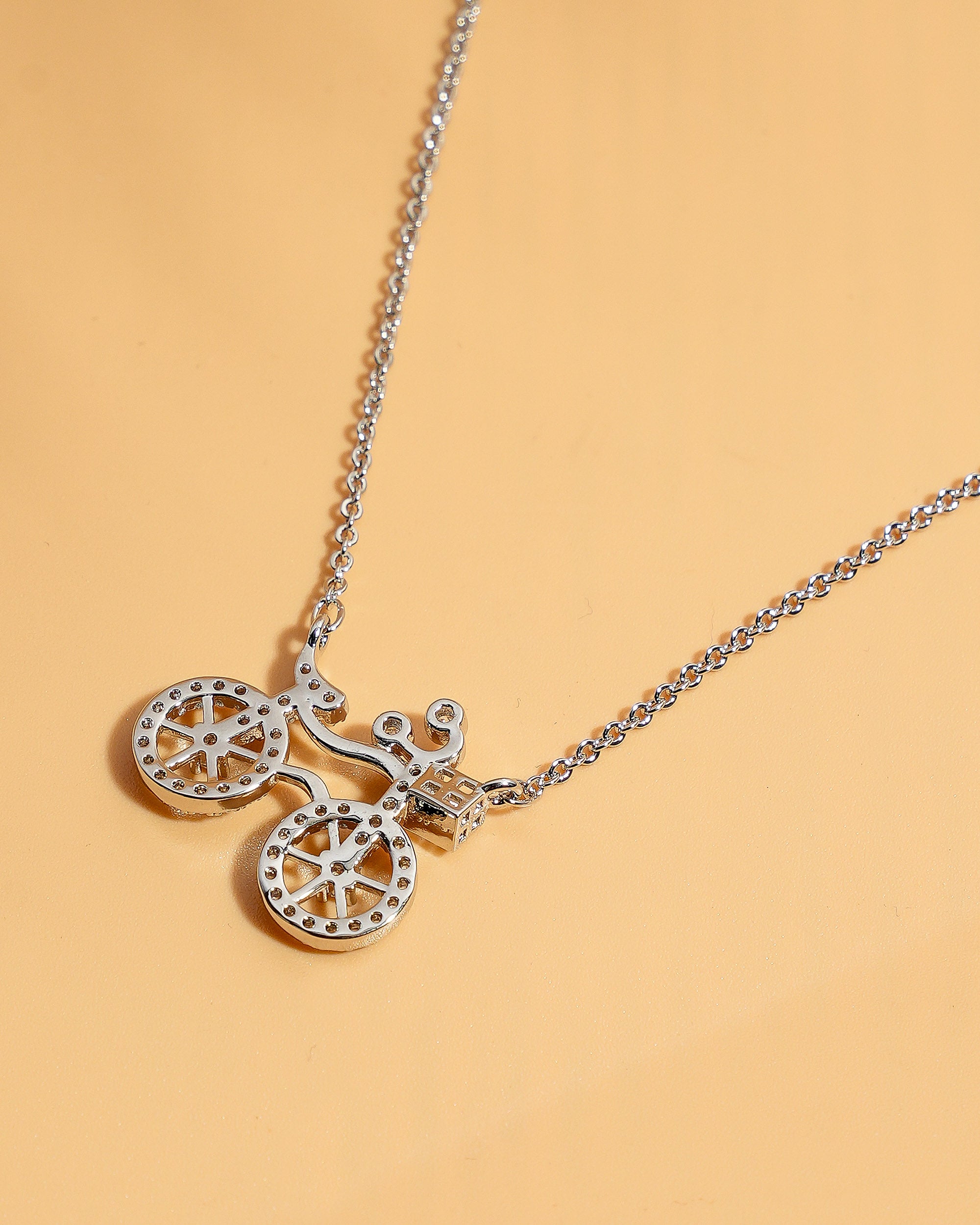 Eminent Women's Locket Set