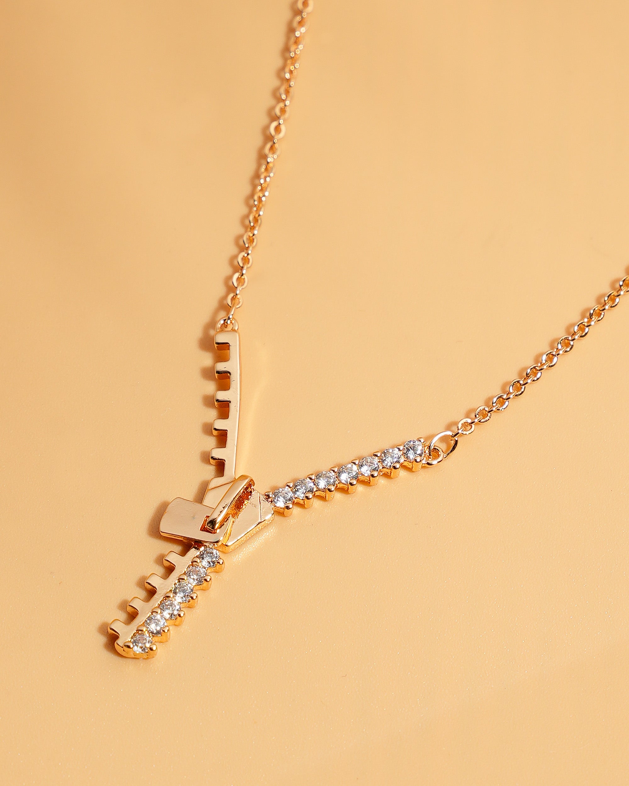 Eminent Women's Locket Set