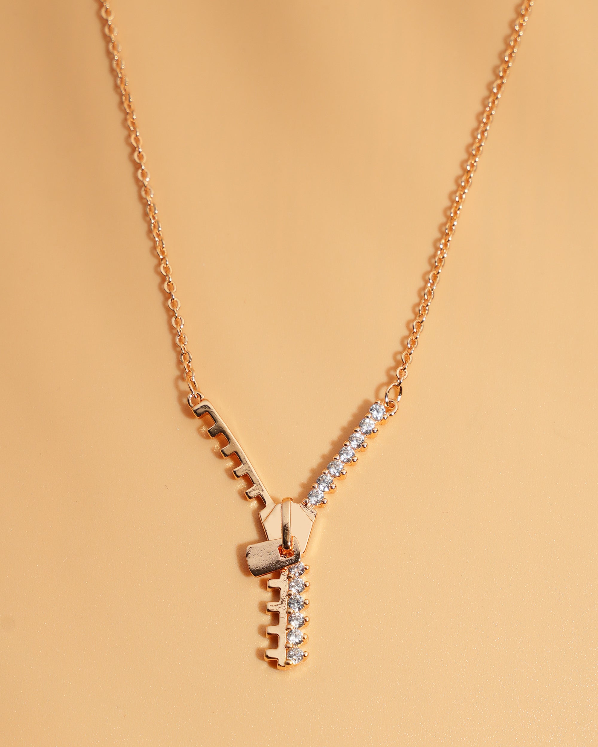 Eminent Women's Locket Set