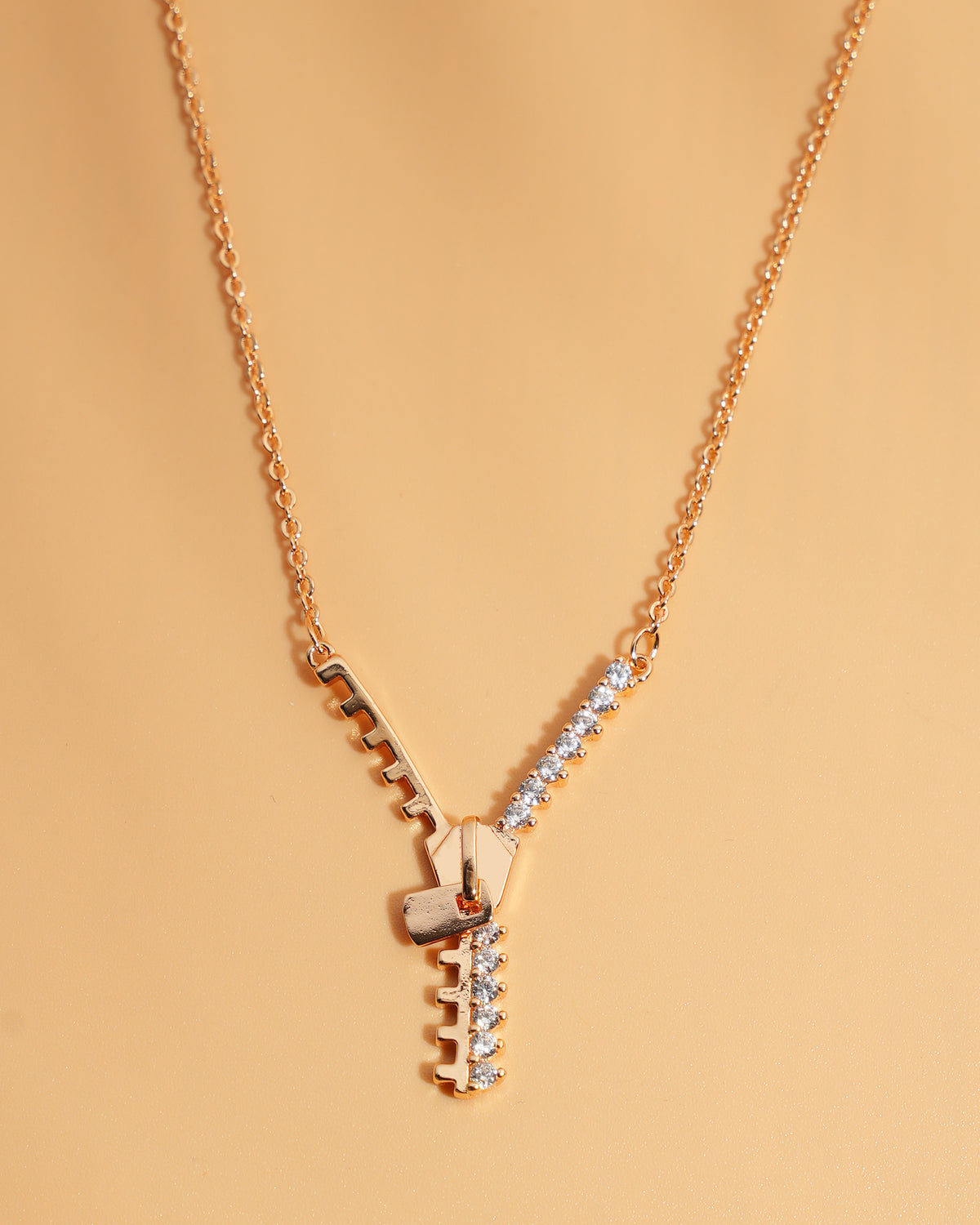 Eminent Women's Locket Set