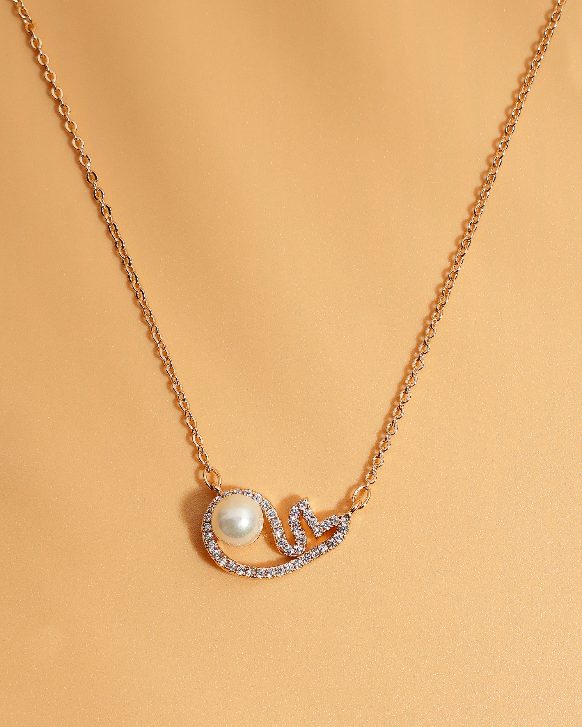 Eminent Women's Locket Set