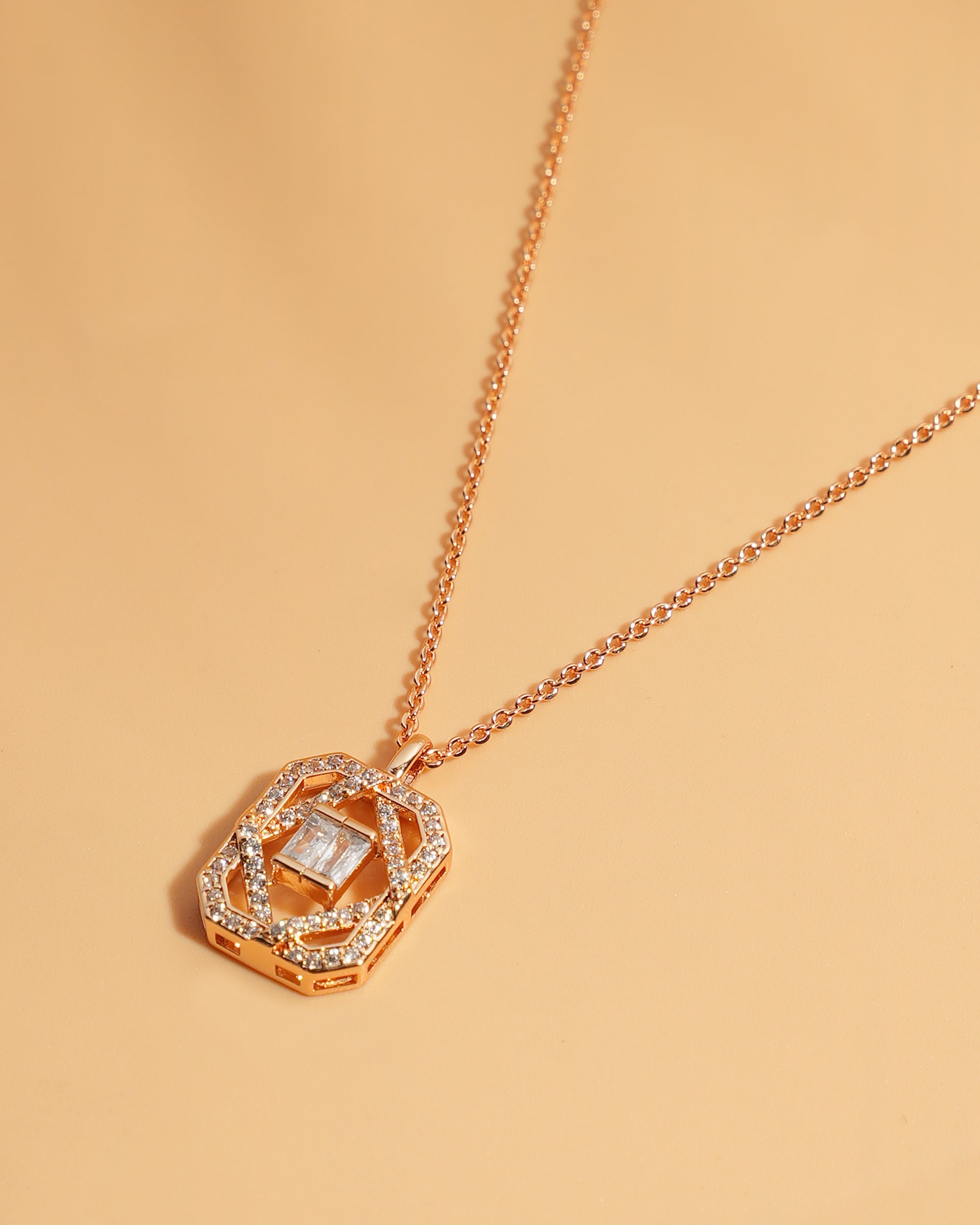 Eminent Women's Locket Set