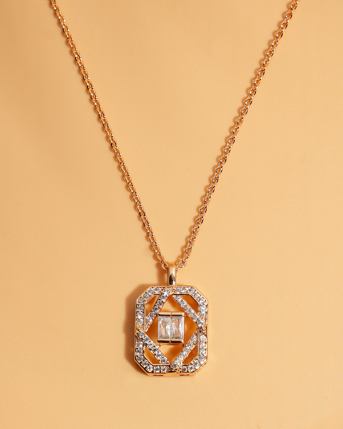 Eminent Women's Locket Set