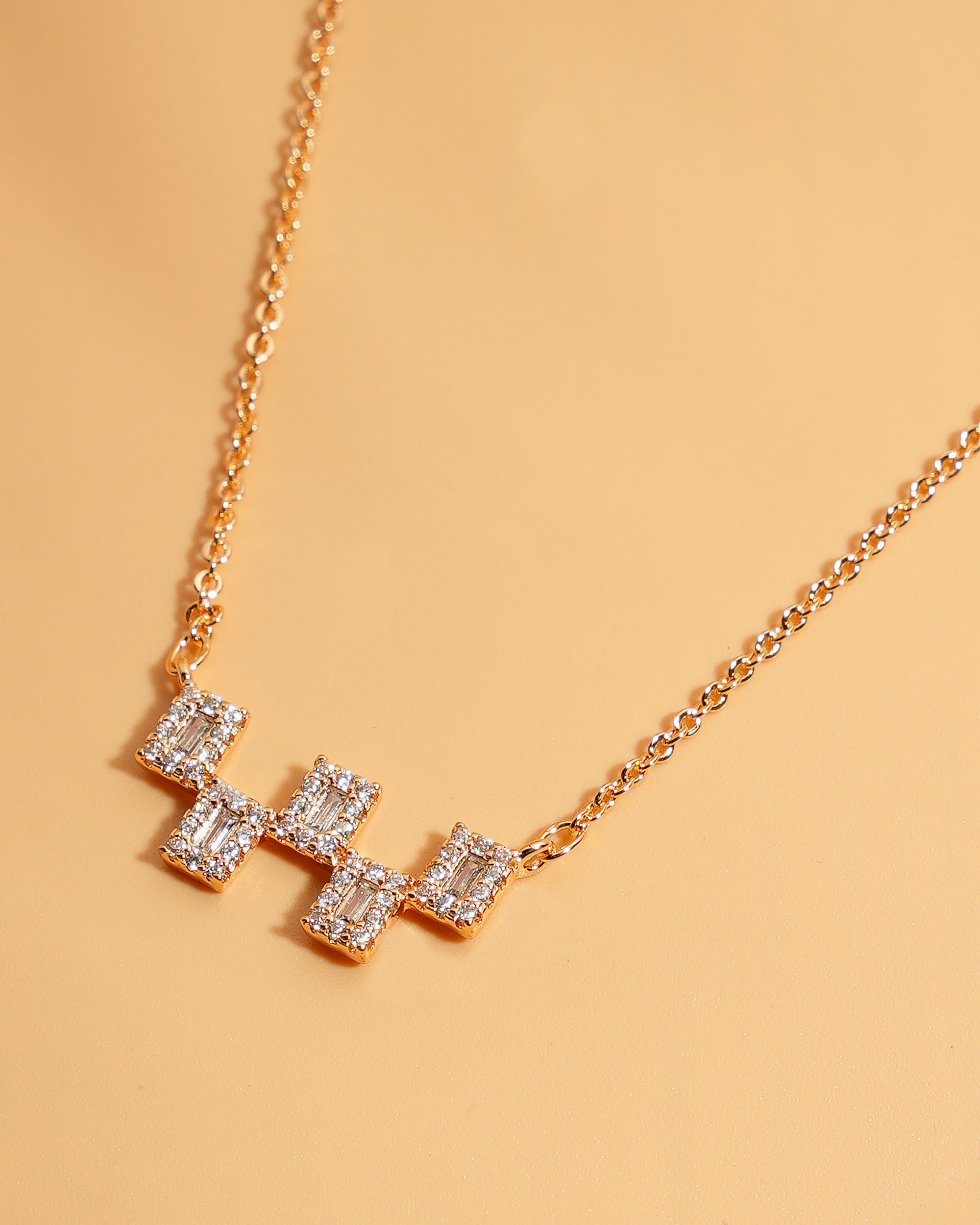 Eminent Women's Locket Set