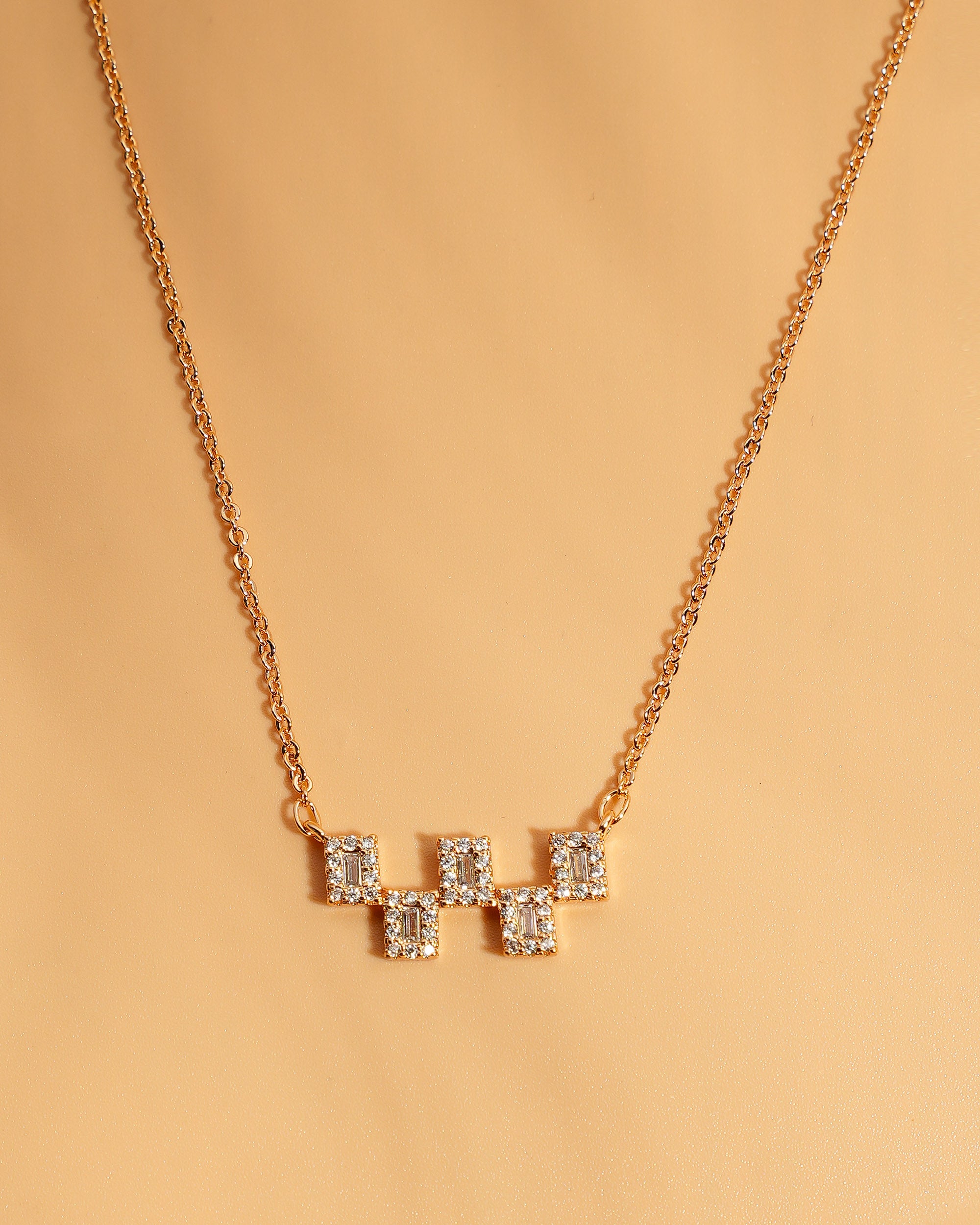 Eminent Women's Locket Set