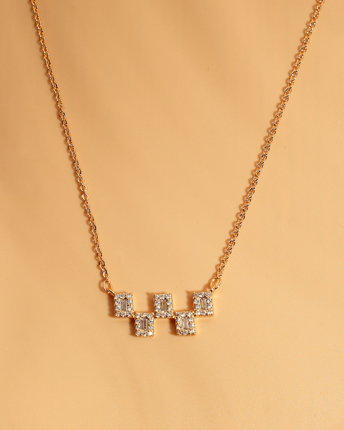 Eminent Women's Locket Set