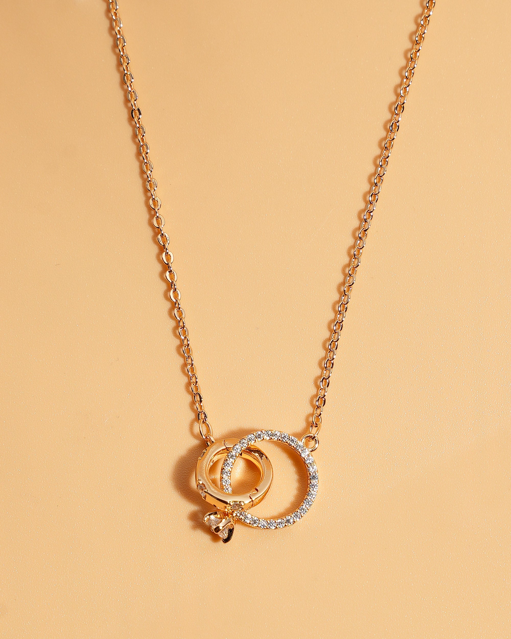 Eminent Women's Locket Set