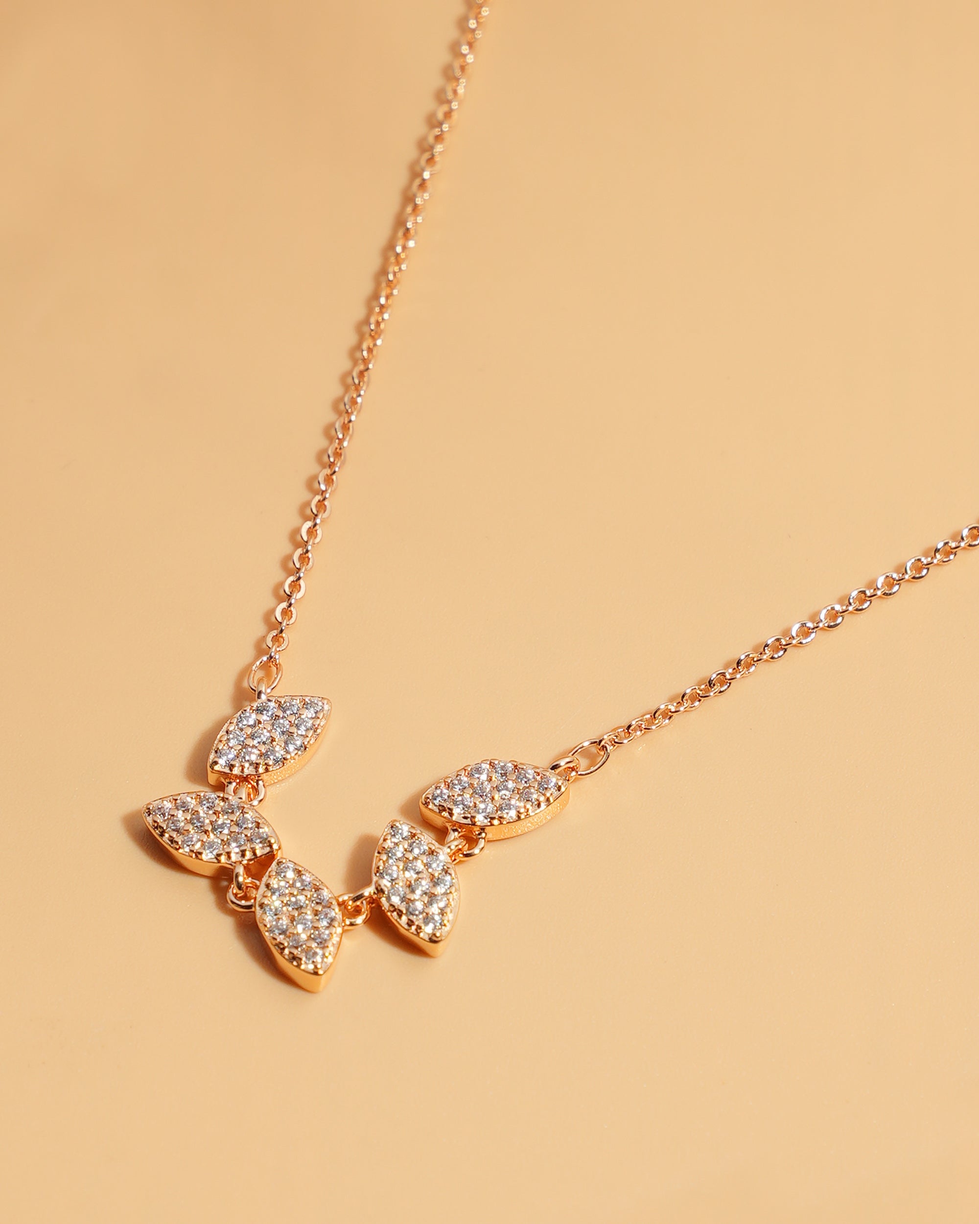 Eminent Women's Locket Set